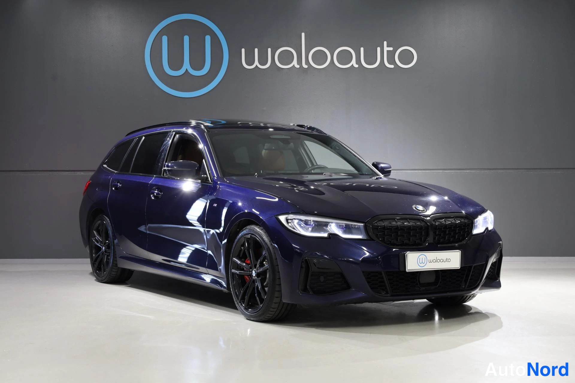 Sininen BMW M340d xDrive 2020, etuviisto, keula oikealle, kuva 3