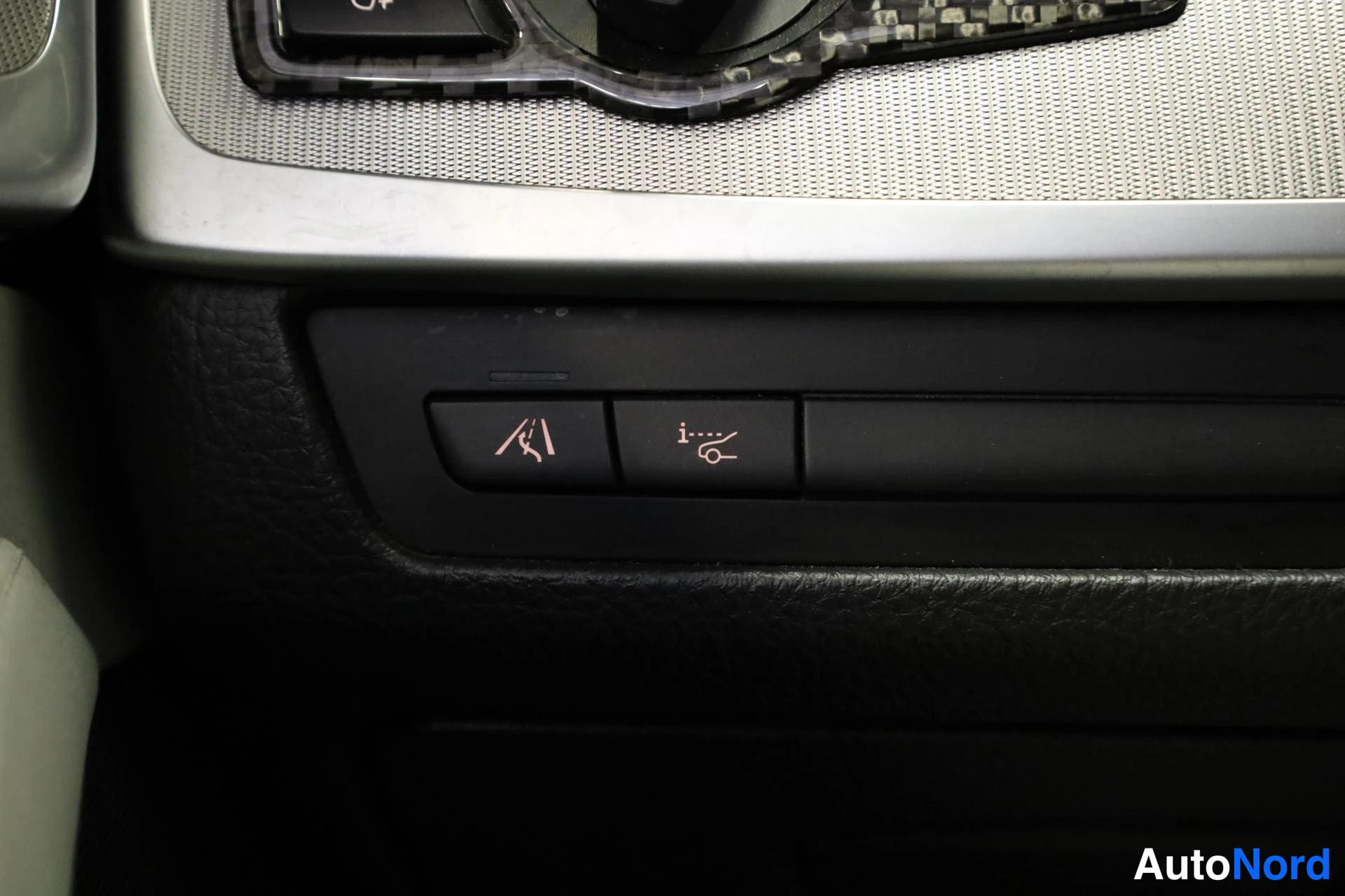 Sininen BMW M5 2012, yksityiskohta, kuva 26