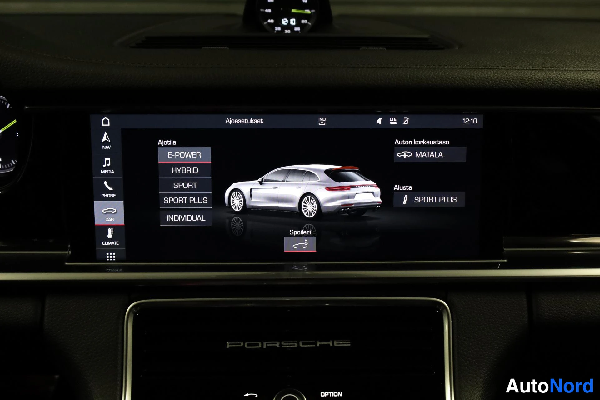 Musta Porsche Panamera 2018, yksityiskohta, kuva 27