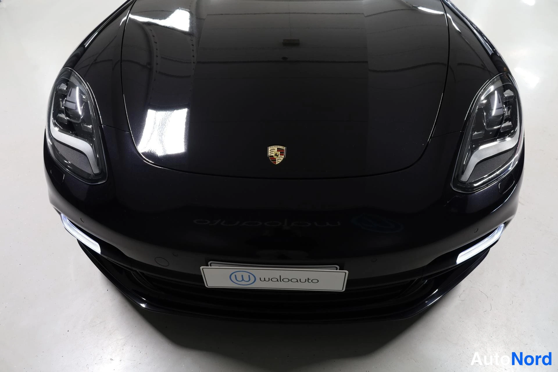 Musta Porsche Panamera 2018, yksityiskohta, kuva 18