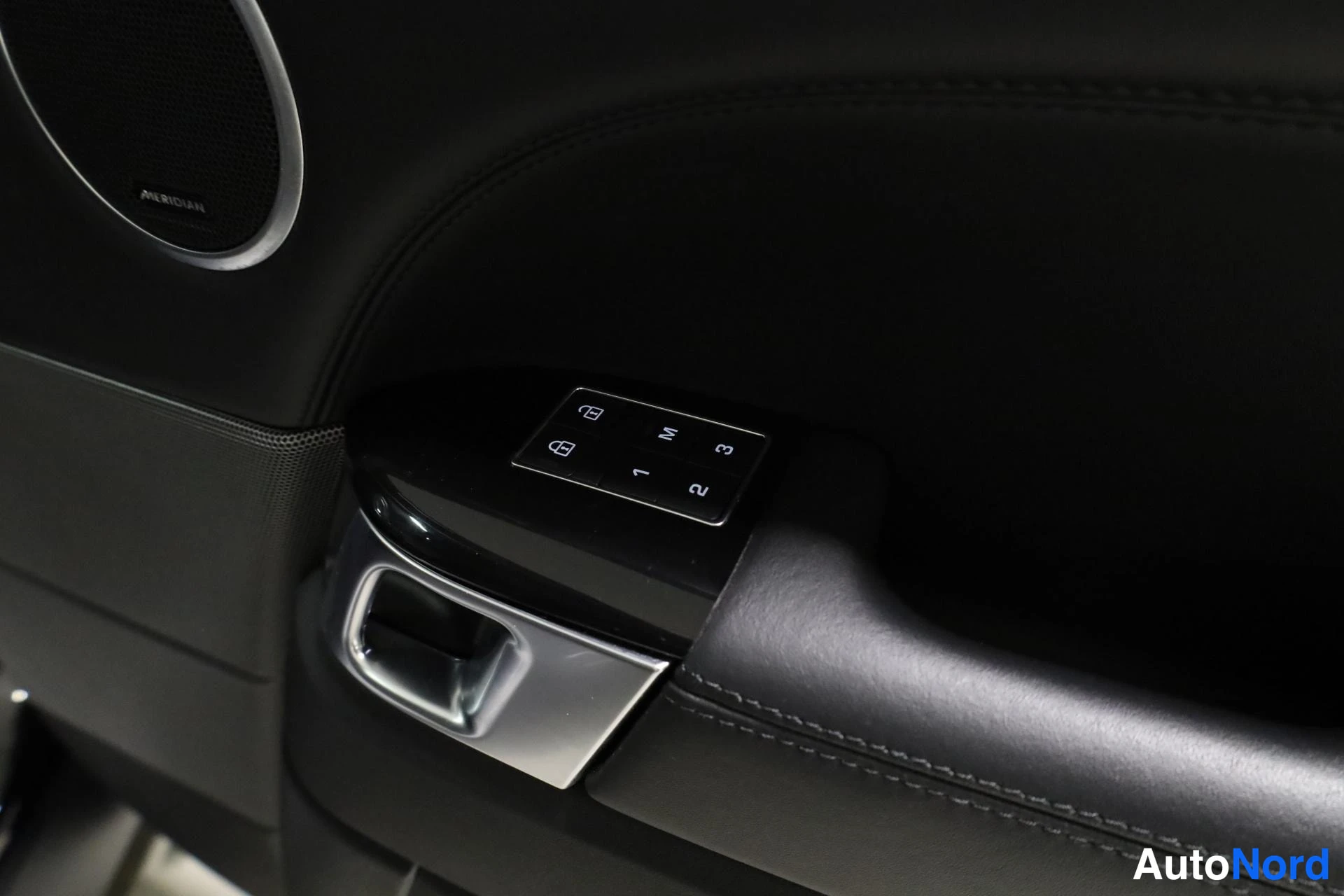 Musta Land Rover Range Rover Sport 2022, yksityiskohta, kuva 28