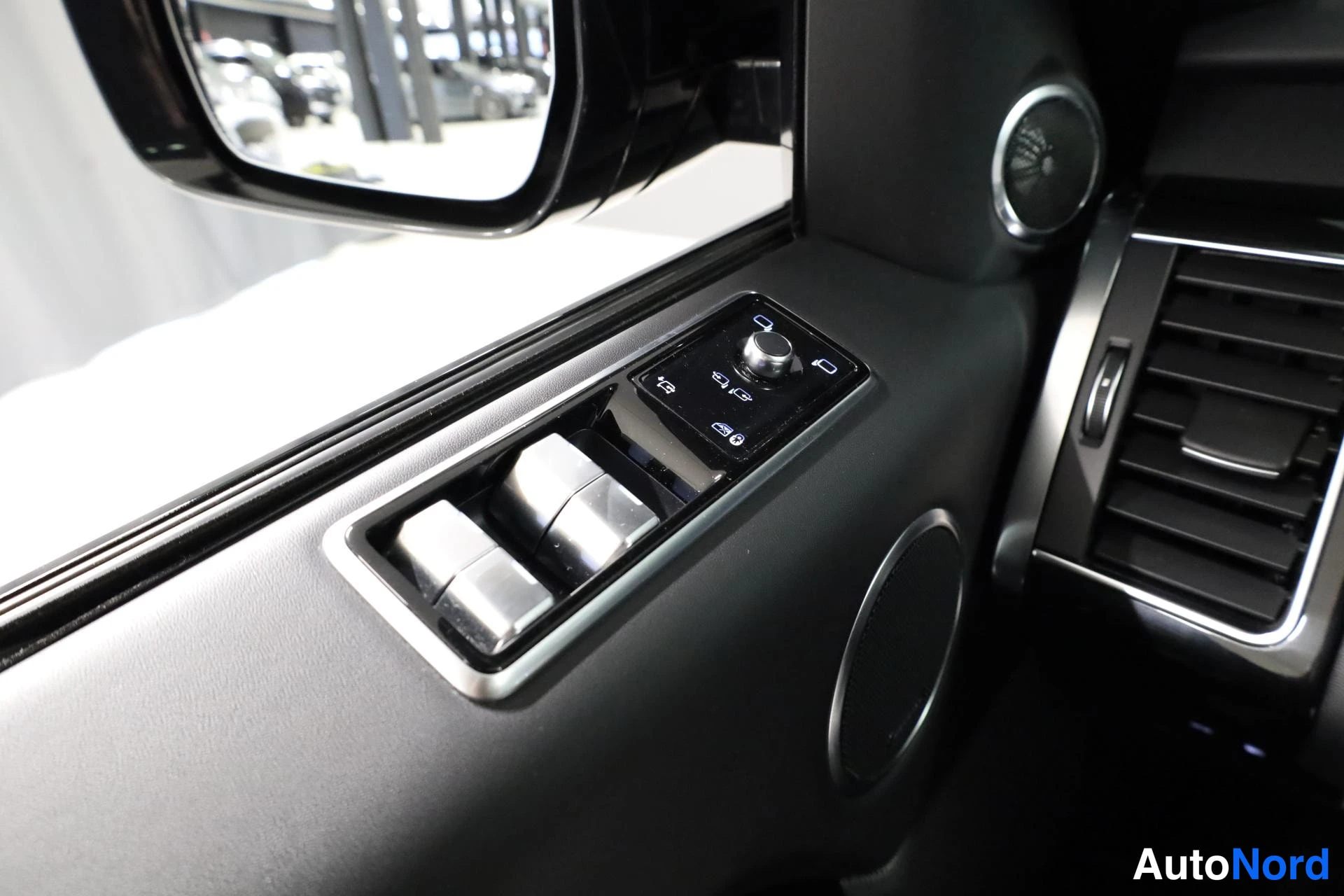 Musta Land Rover Range Rover Sport 2022, yksityiskohta, kuva 31