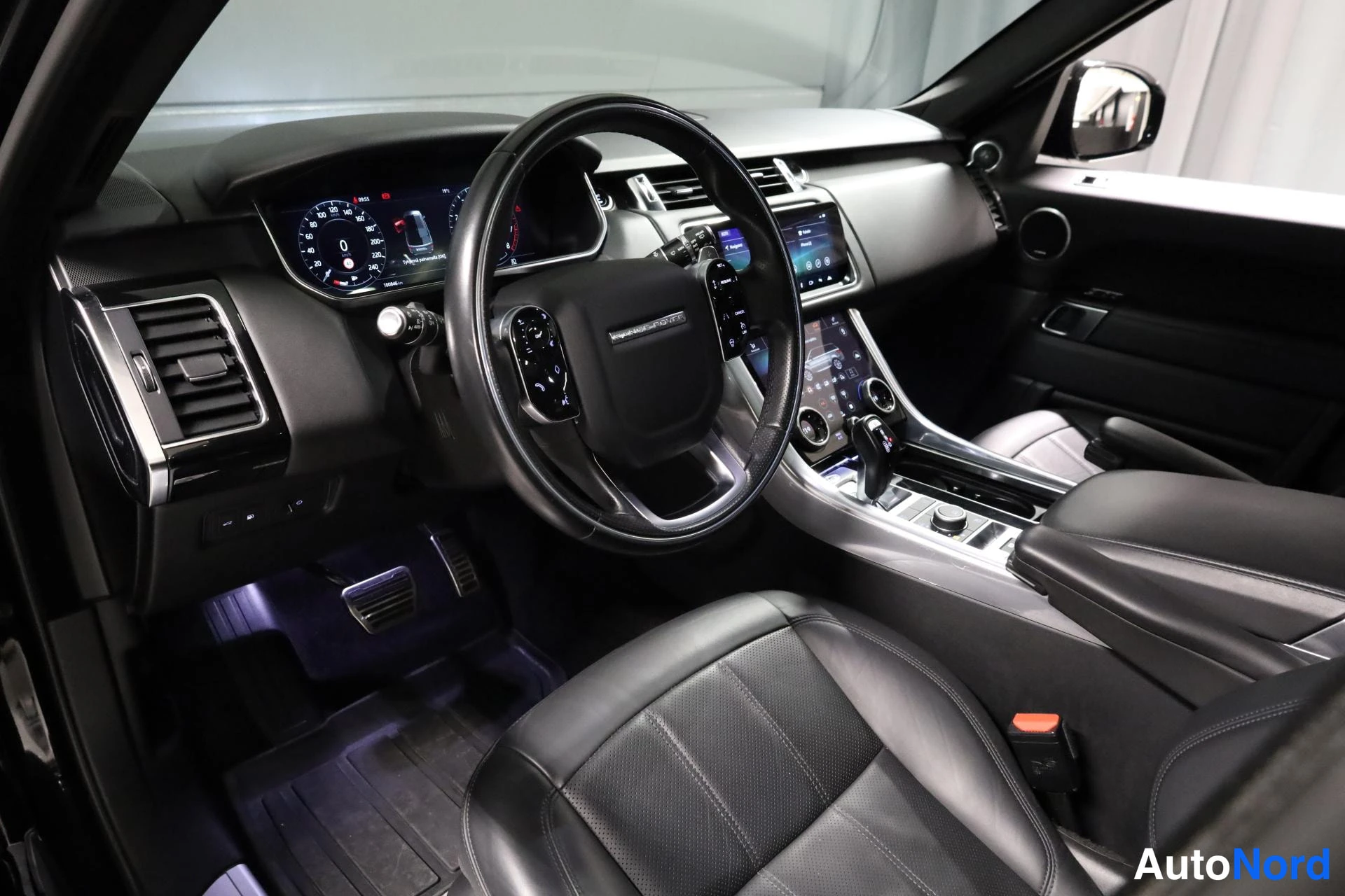 Musta Land Rover Range Rover Sport 2022, ohjaamo, kuva 9