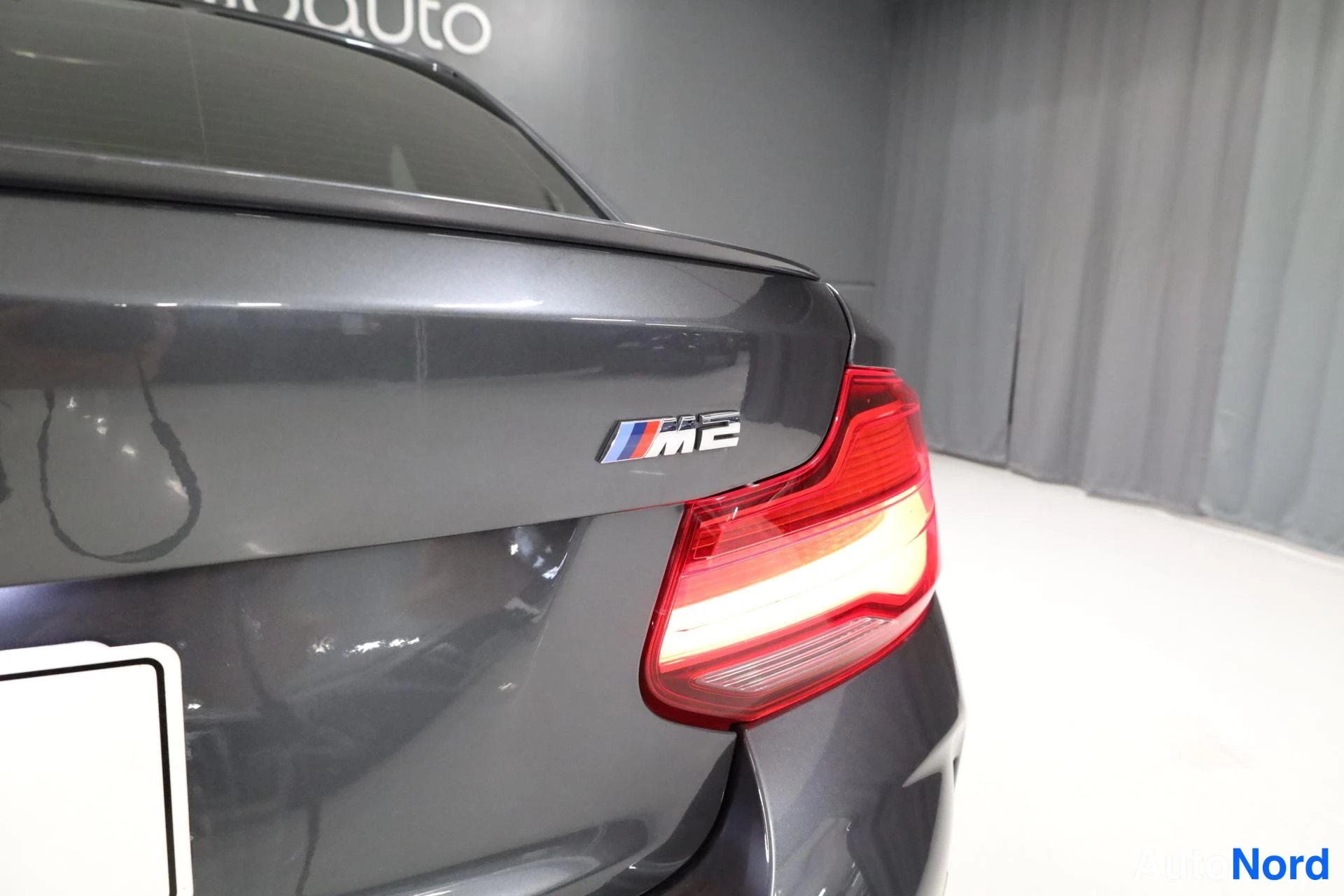 Harmaa BMW M2 2017, yksityiskohta, kuva 19