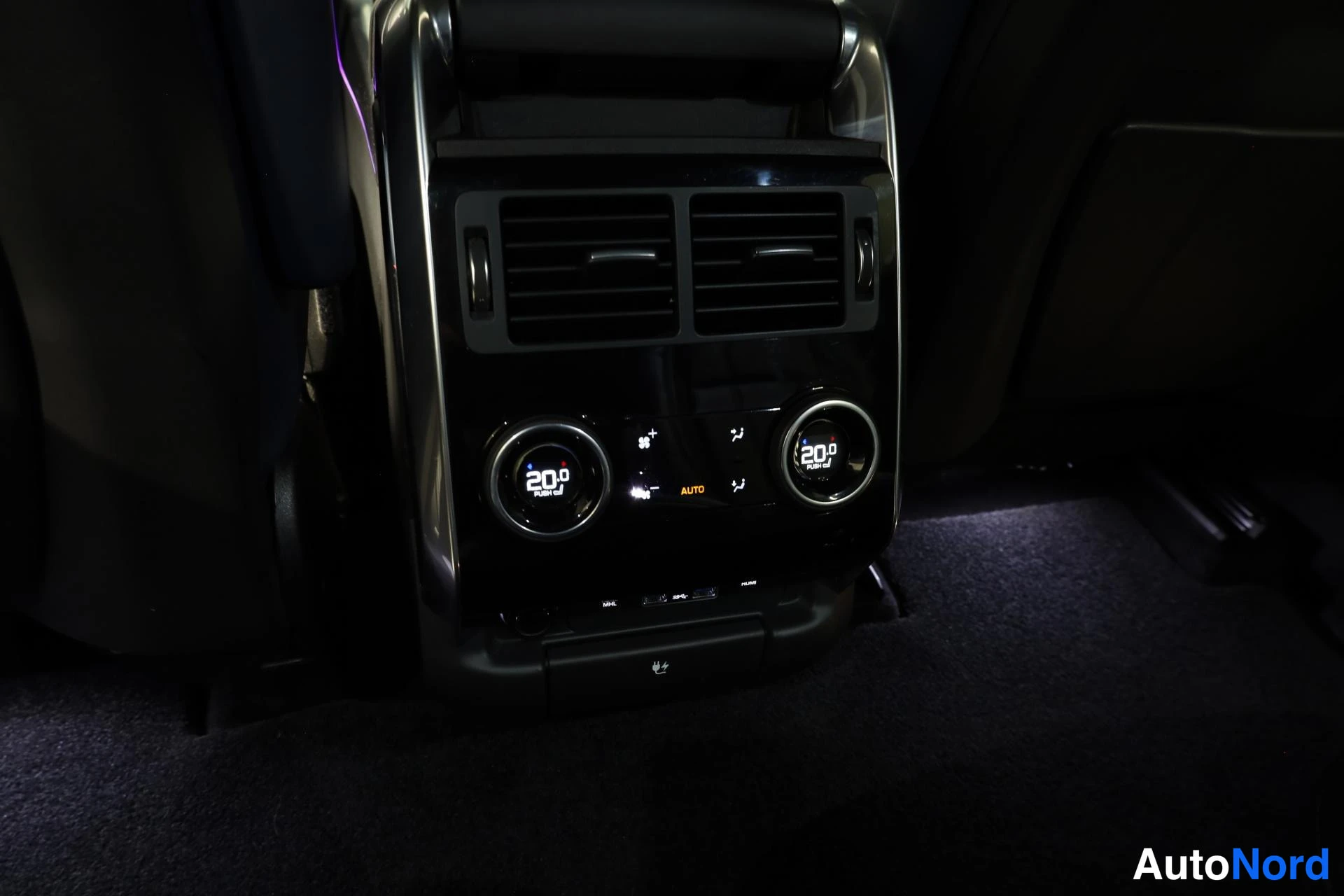Valkoinen Land Rover Range Rover Sport 2018, yksityiskohta, kuva 35