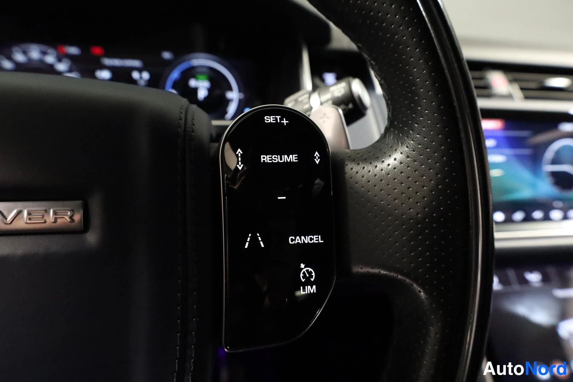 Valkoinen Land Rover Range Rover Sport 2018, yksityiskohta, kuva 21