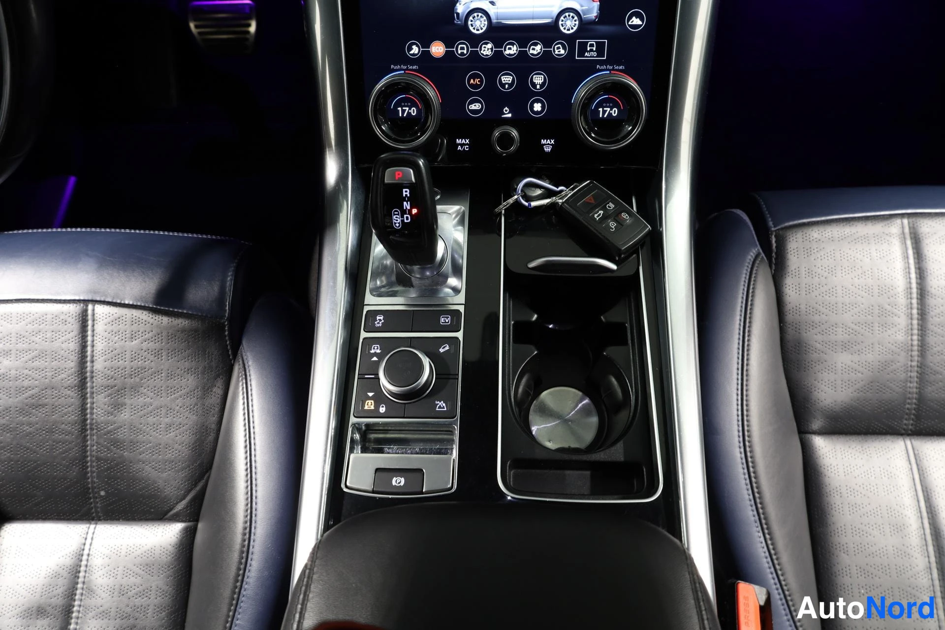 Valkoinen Land Rover Range Rover Sport 2018, yksityiskohta, kuva 25