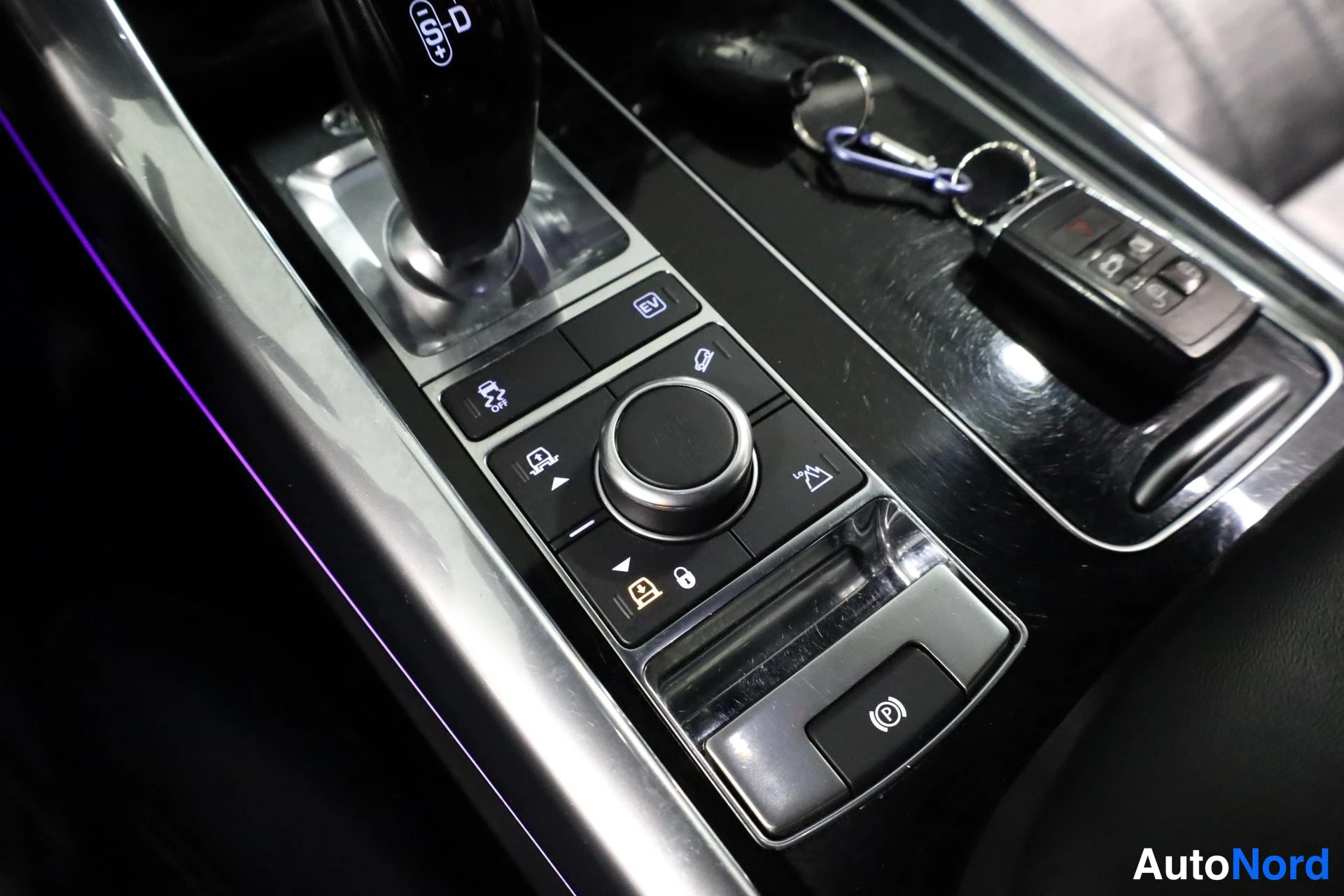Valkoinen Land Rover Range Rover Sport 2018, yksityiskohta, kuva 27