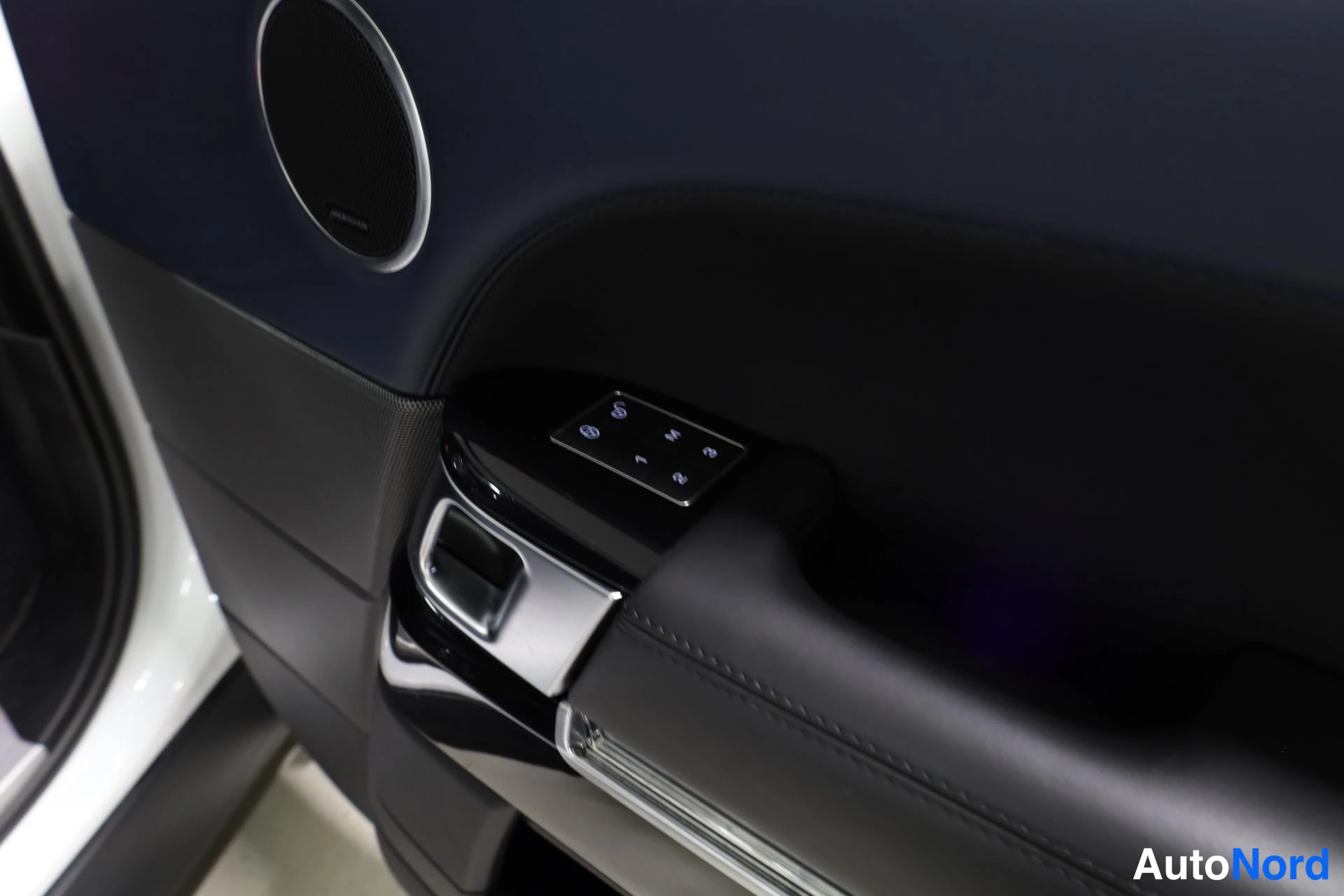 Valkoinen Land Rover Range Rover Sport 2018, yksityiskohta, kuva 30