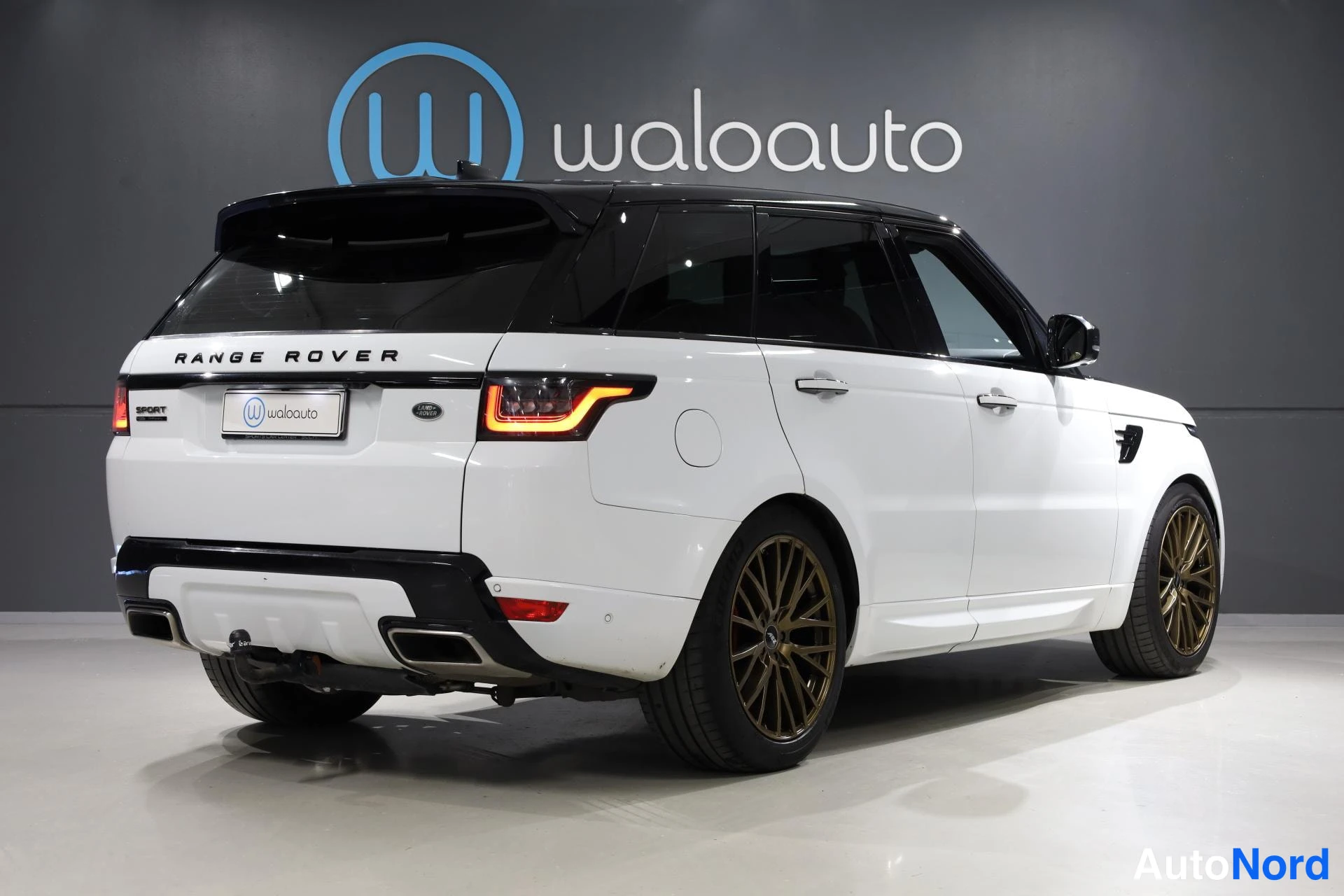 Valkoinen Land Rover Range Rover Sport 2018, takaviisto, kuva 7