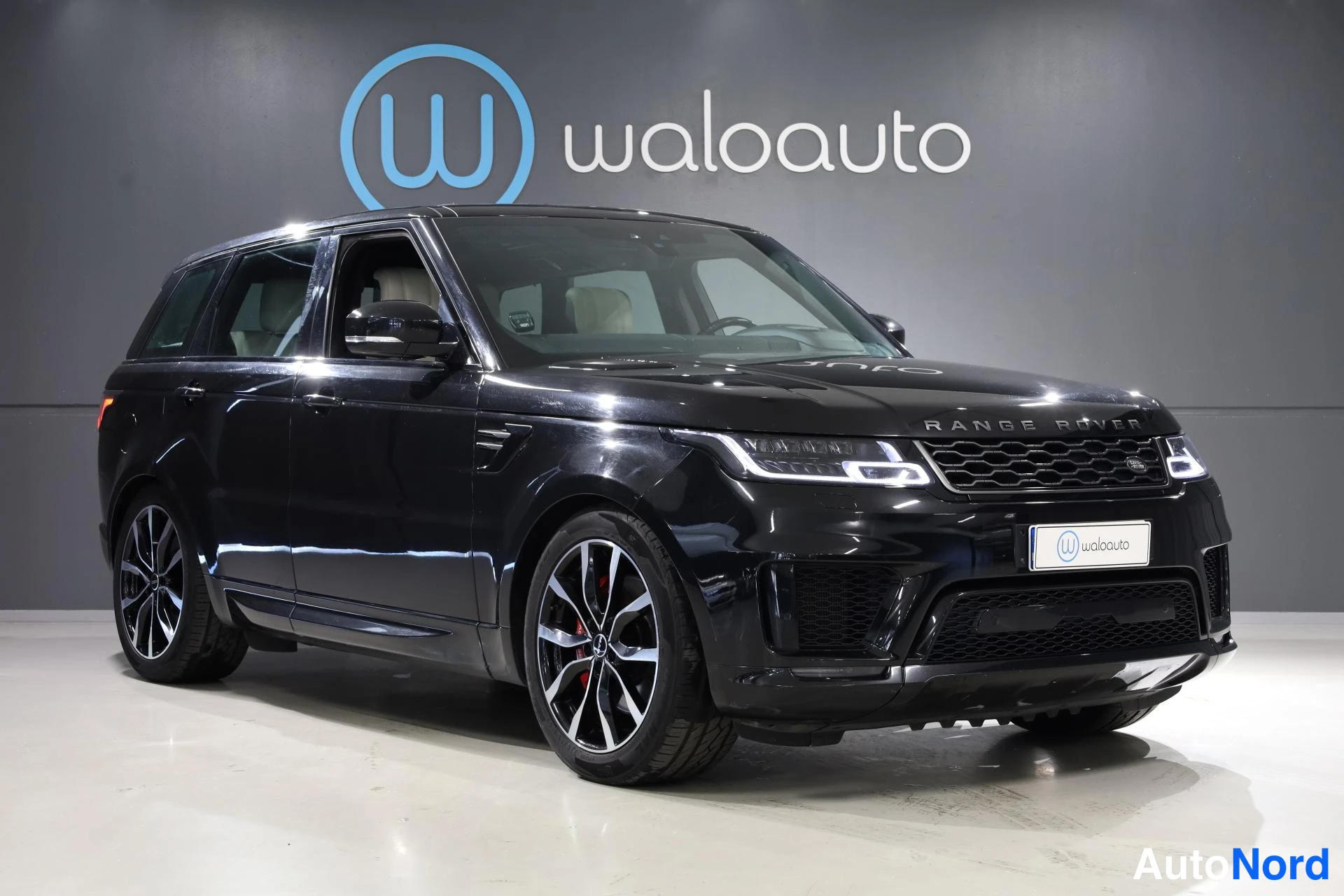 Musta Land Rover Range Rover Sport 2019, etuviisto, keula oikealle, kuva 4
