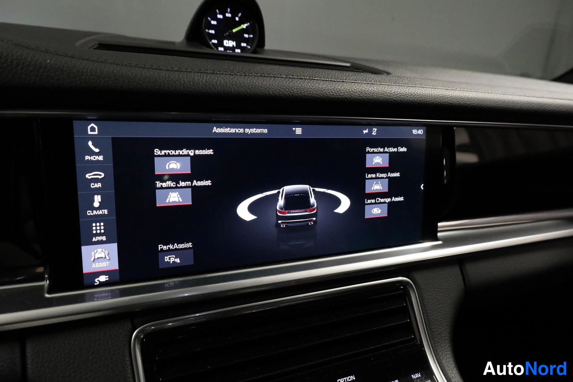 Harmaa Porsche Panamera 2018, yksityiskohta, kuva 22