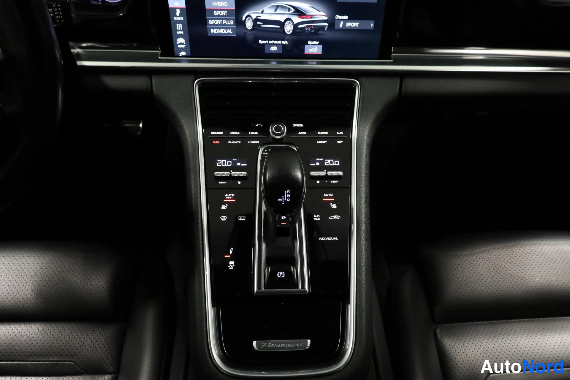 Harmaa Porsche Panamera 2018, yksityiskohta, kuva 25