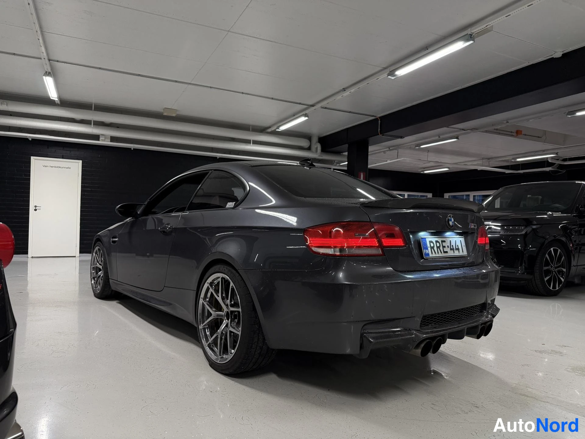 Harmaa BMW M3 2008, takaviisto, kuva 3