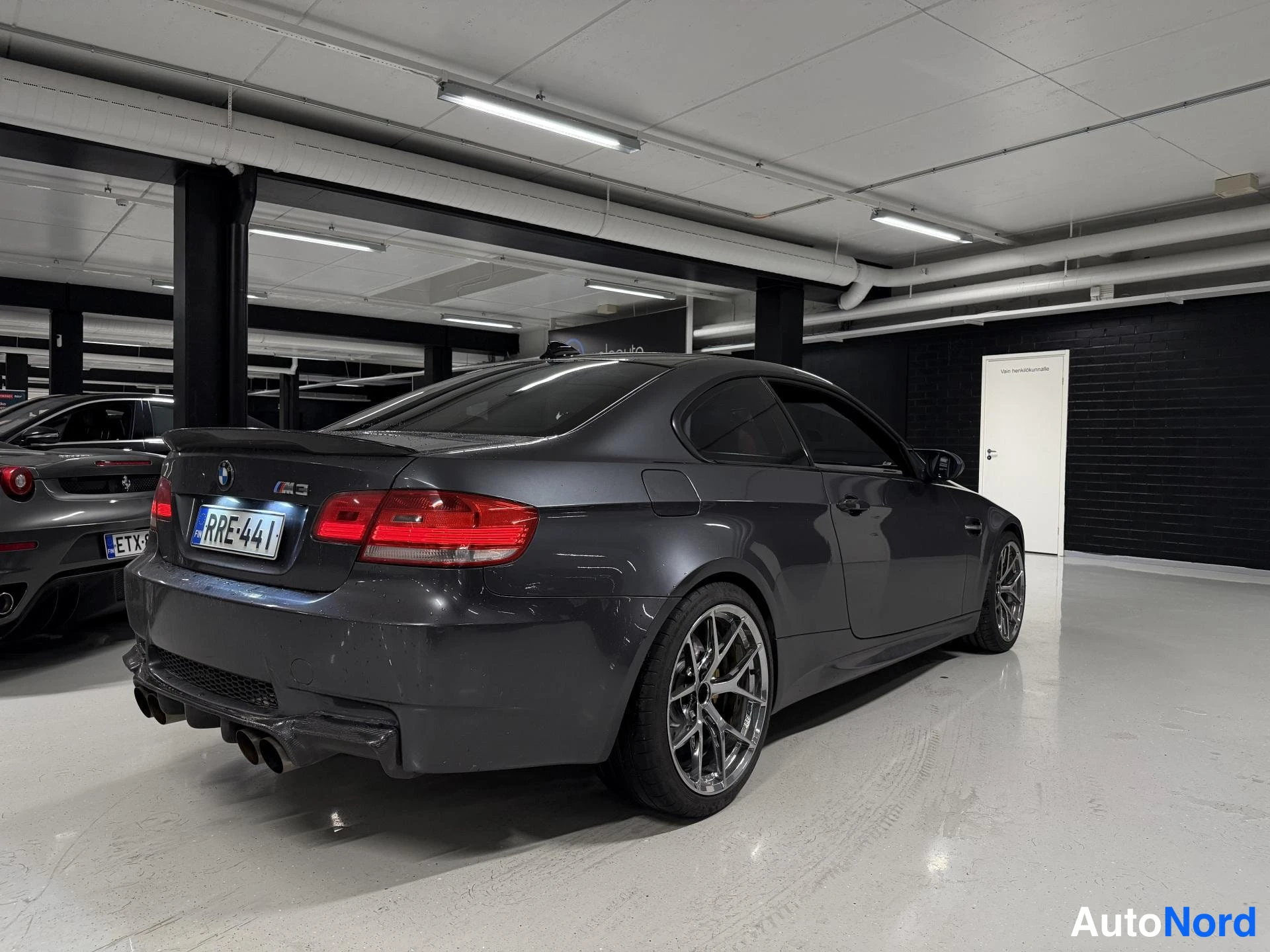Harmaa BMW M3 2008, takaviisto, kuva 4