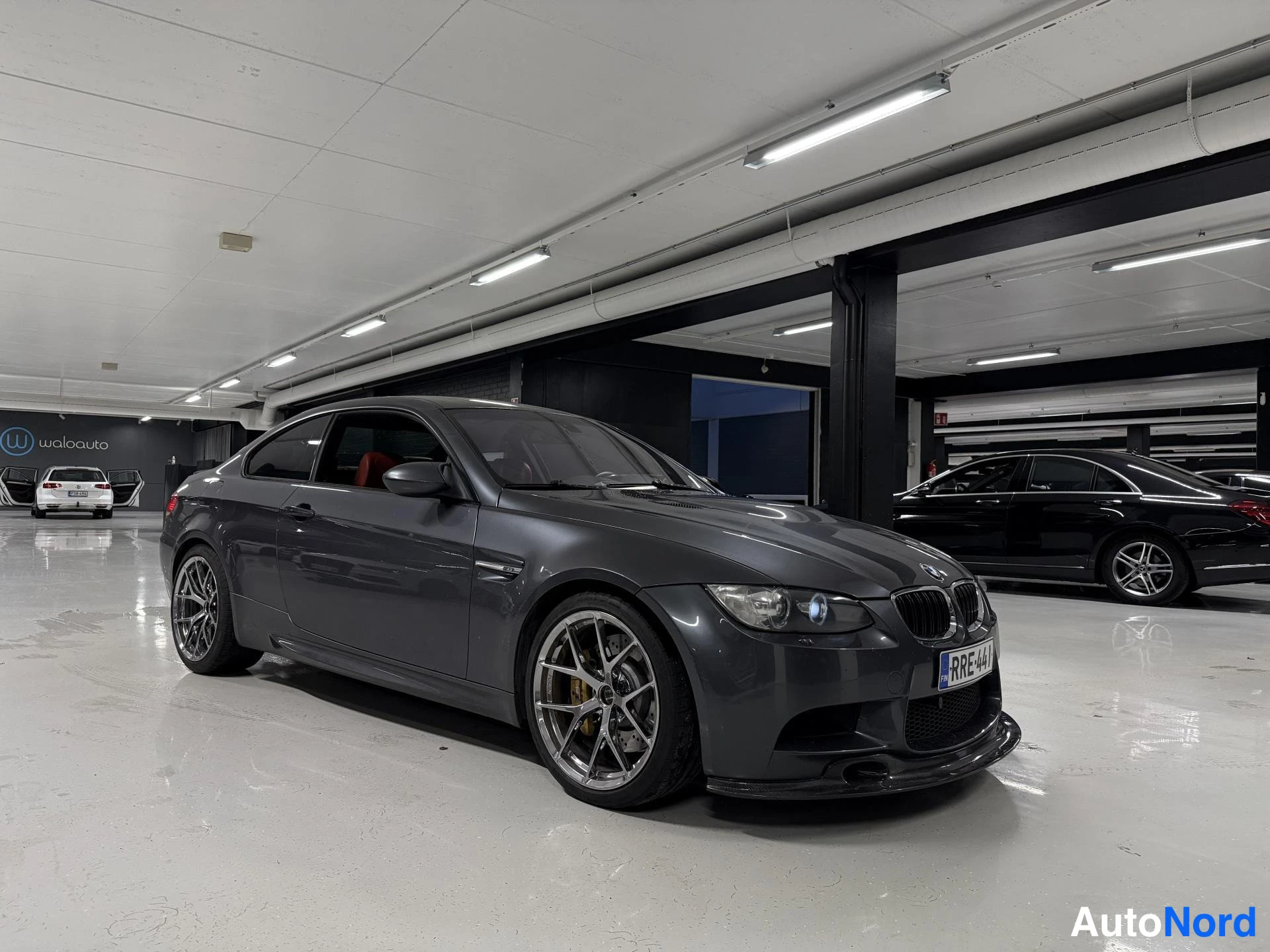 Harmaa BMW M3 2008, etuviisto, keula oikealle, kuva 2