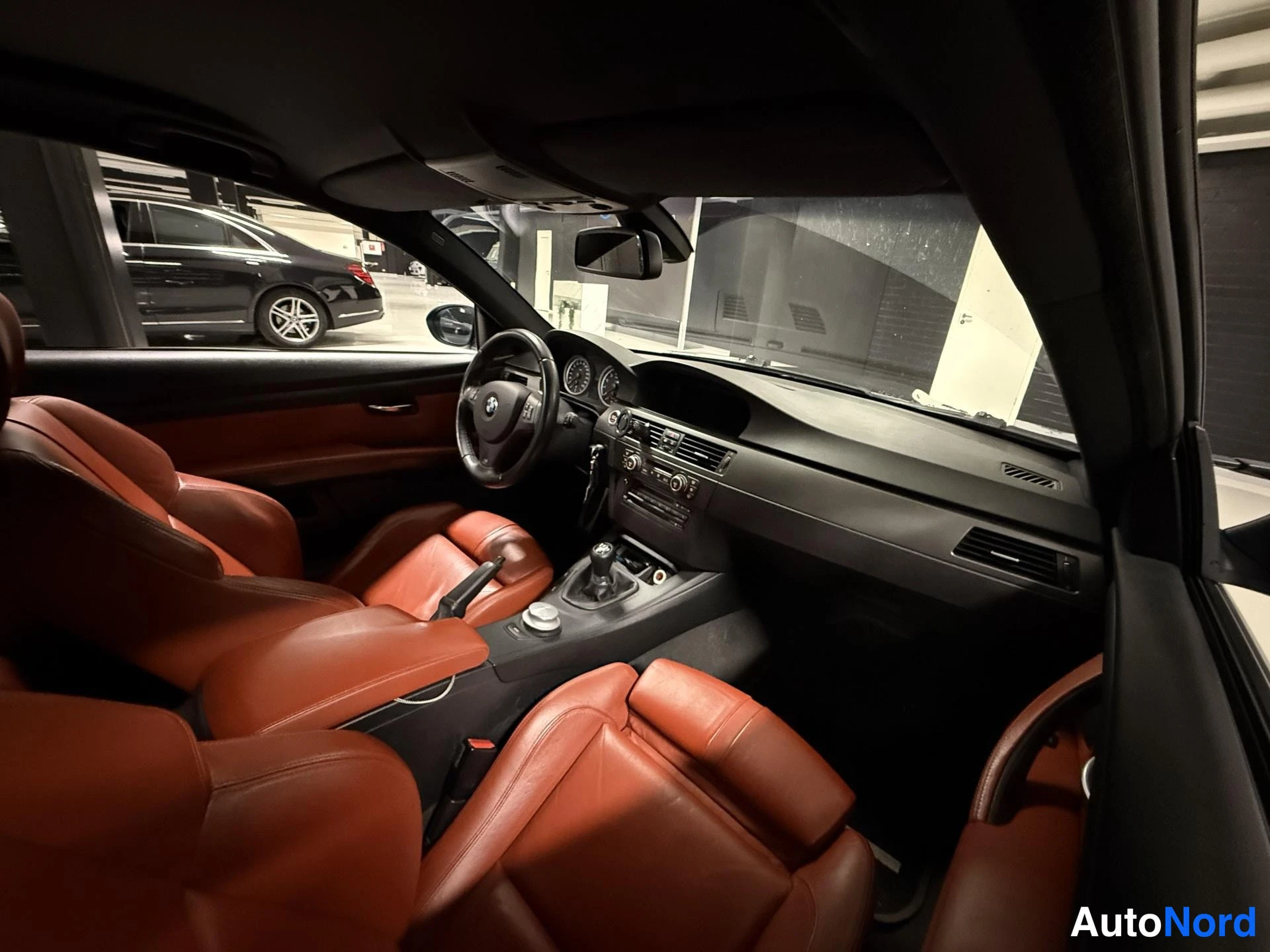 Harmaa BMW M3 2008, ohjaamo, kuva 6