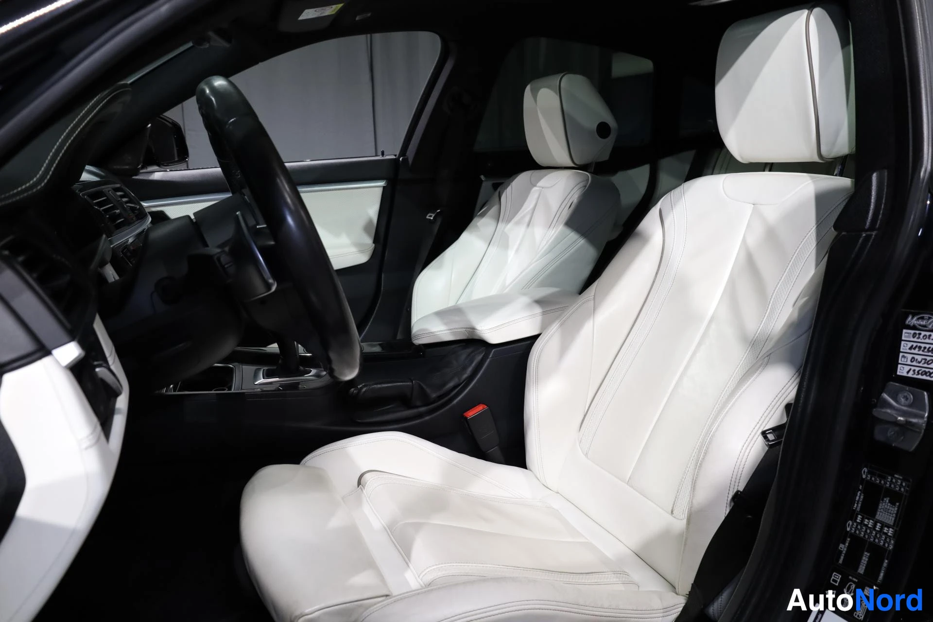 Musta BMW 440i xDrive 2016, etuistuimet, kuva 13