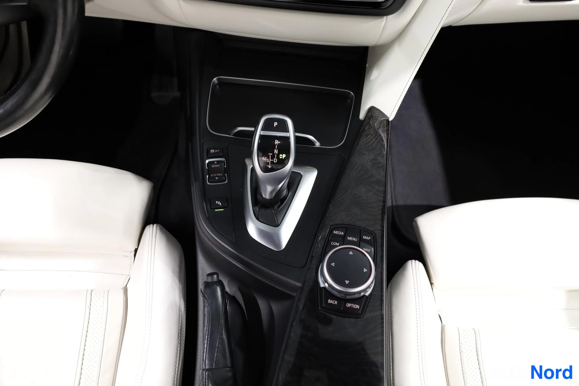 Musta BMW 440i xDrive 2016, ohjaamo, kuva 12