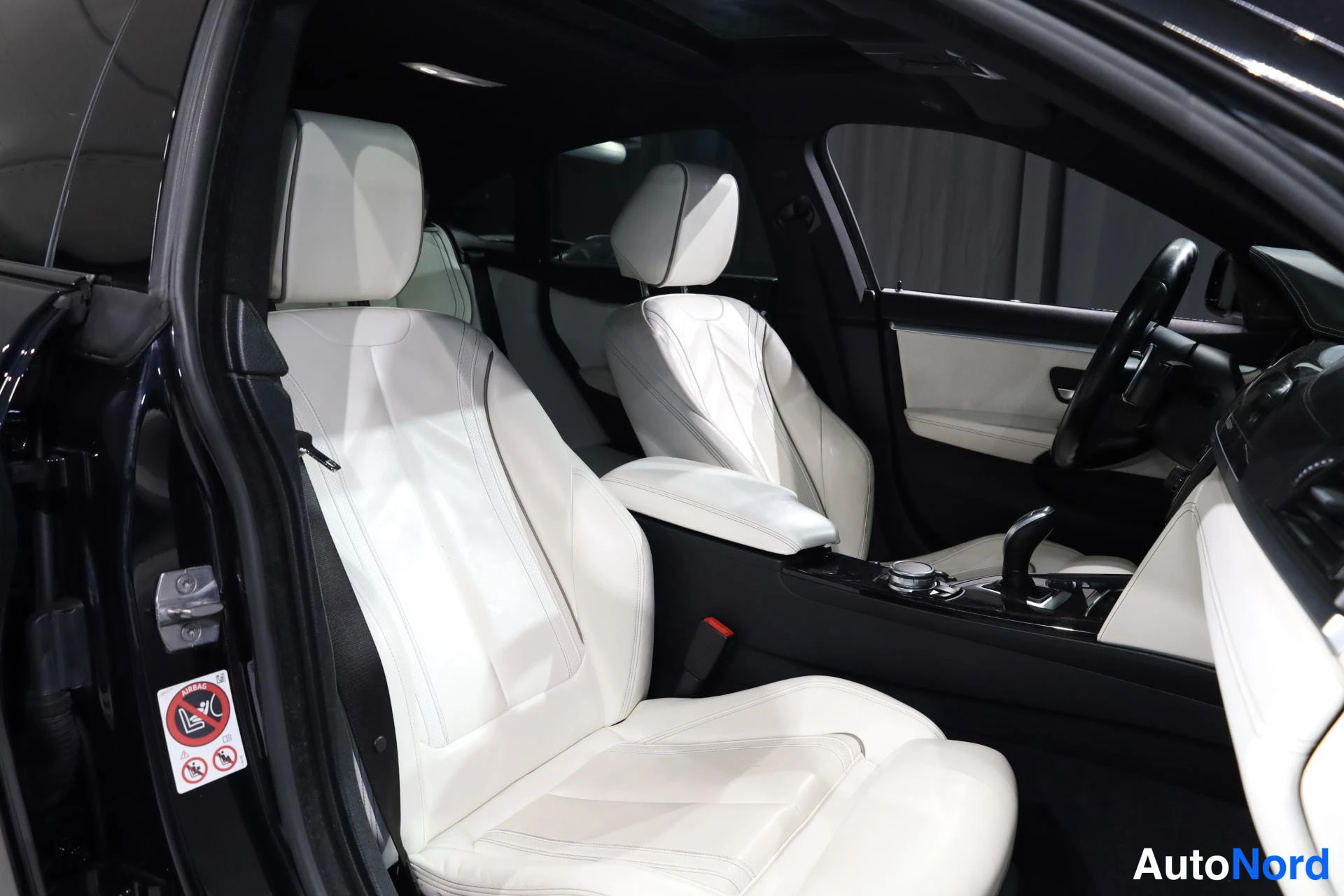 Musta BMW 440i xDrive 2016, etuistuimet, kuva 14