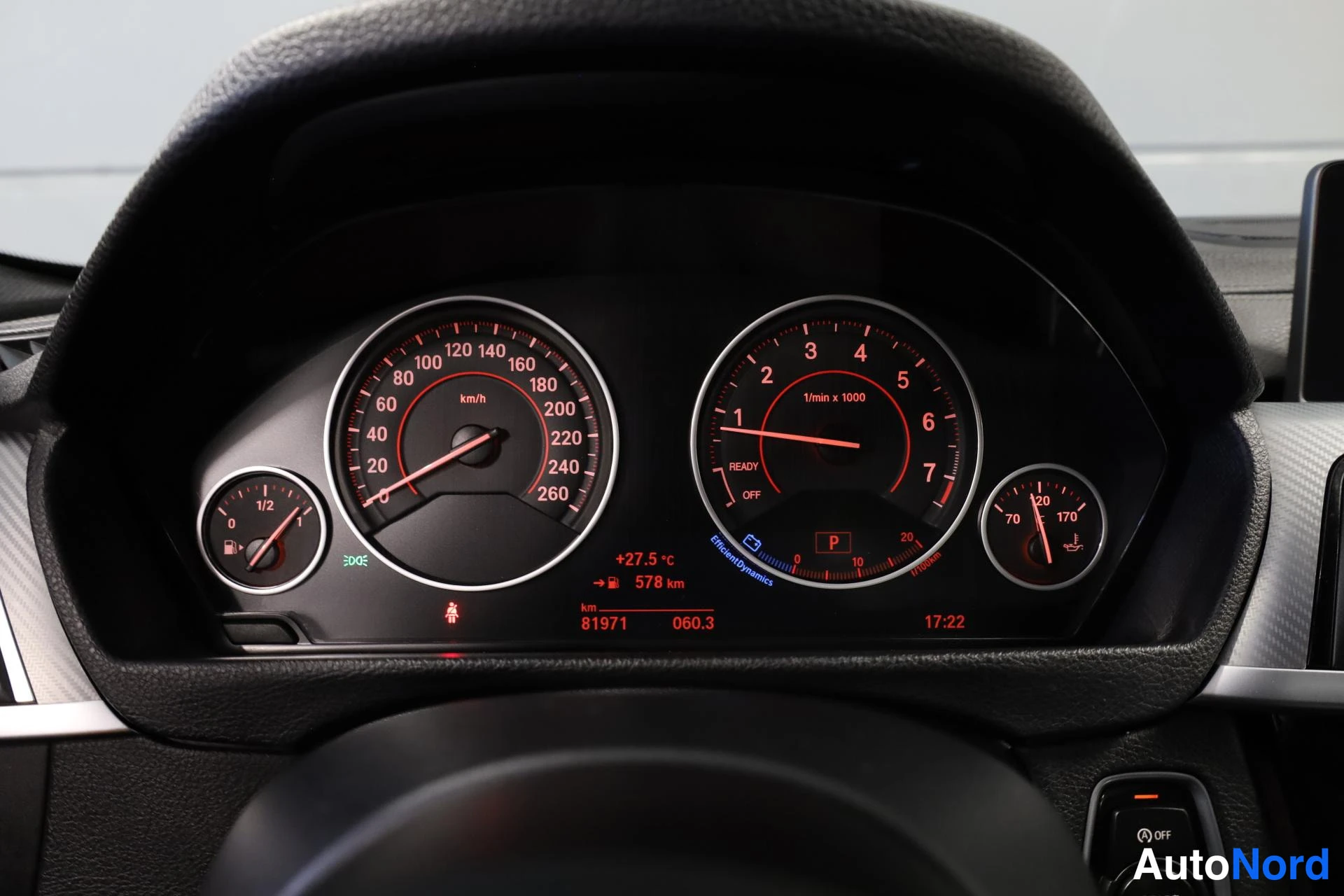 Sininen BMW 340i xDrive 2018, yksityiskohta, kuva 15