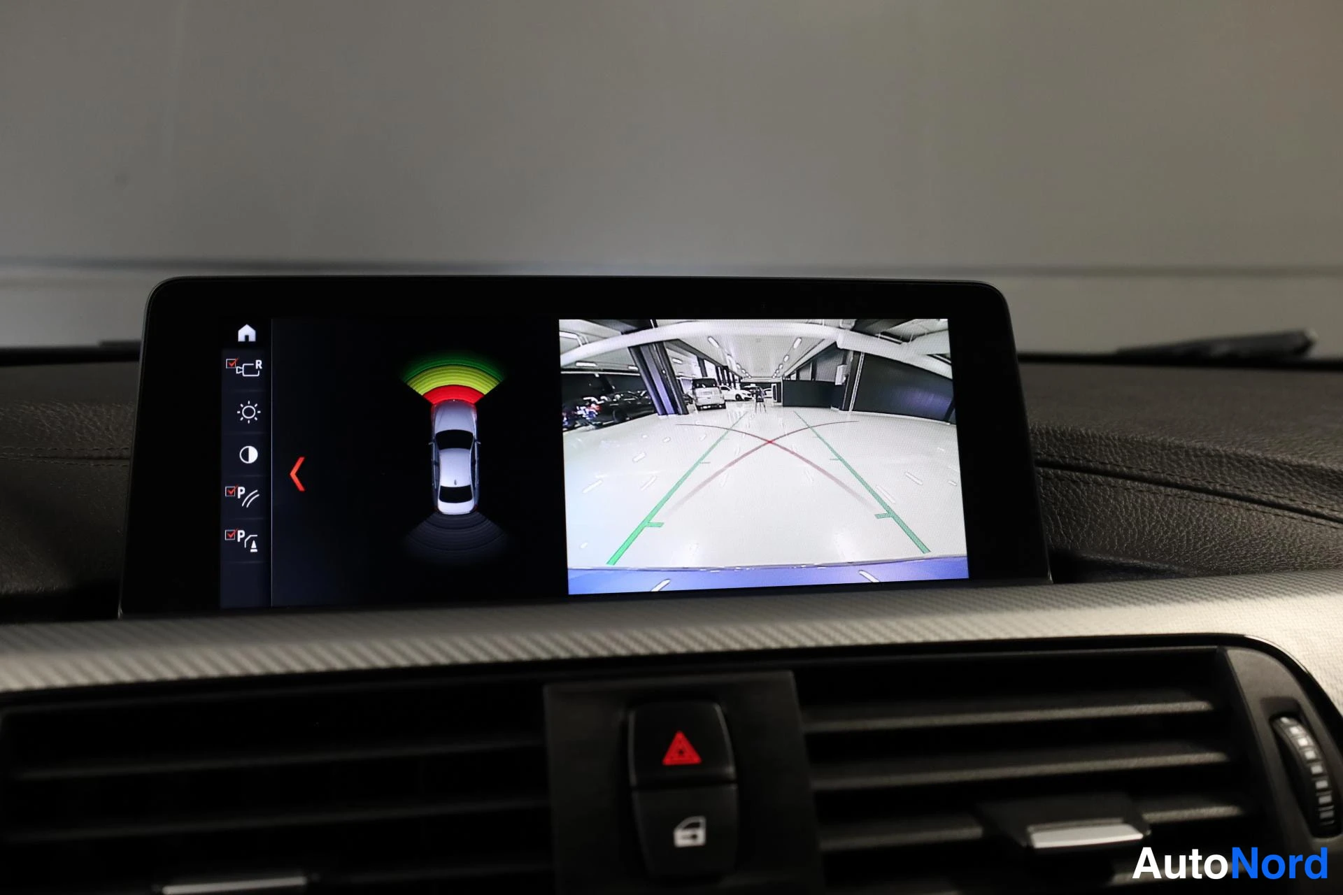 Sininen BMW 340i xDrive 2018, yksityiskohta, kuva 16