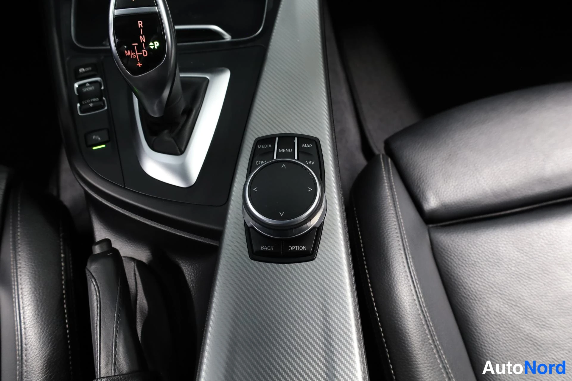 Sininen BMW 340i xDrive 2018, yksityiskohta, kuva 19