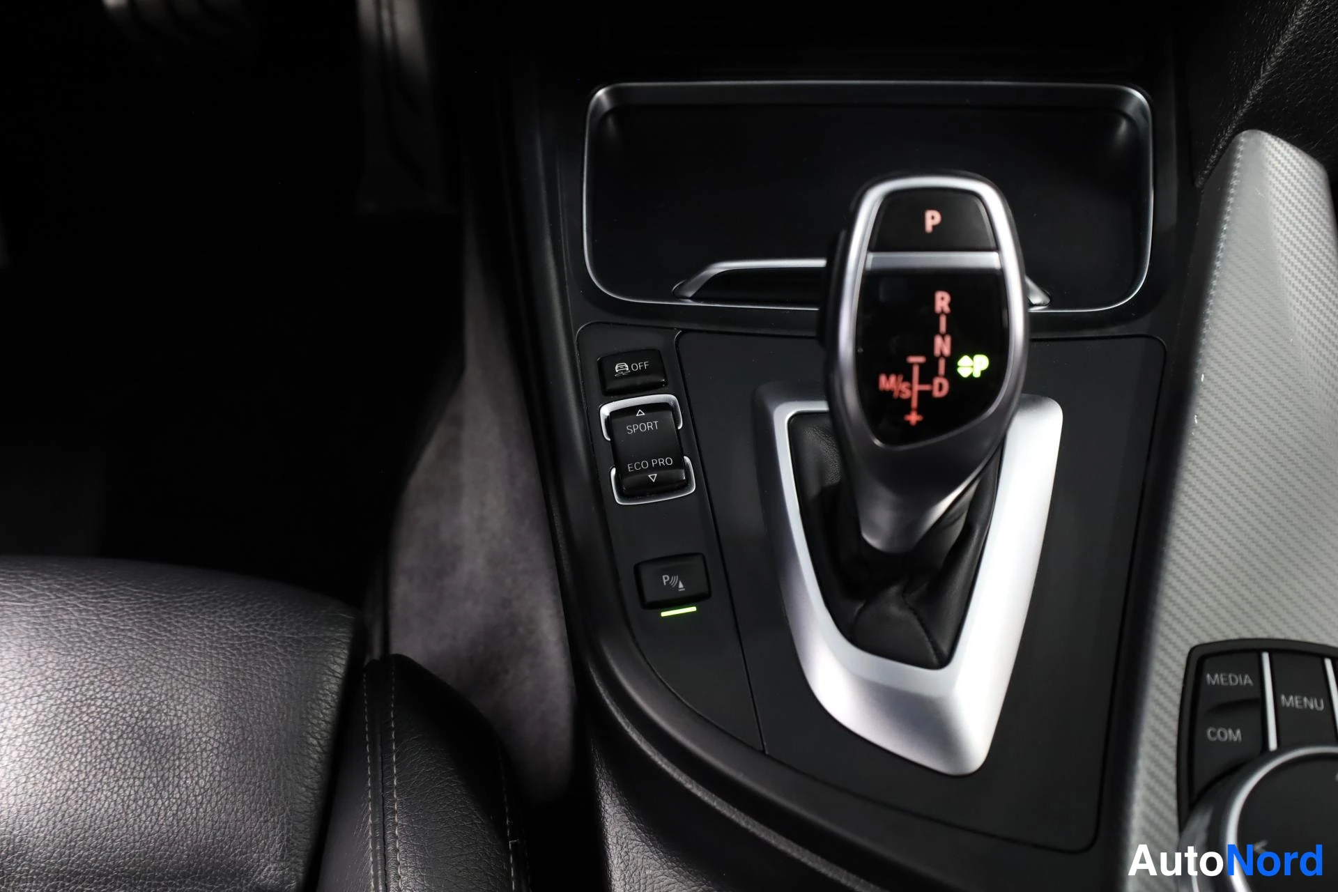 Sininen BMW 340i xDrive 2018, yksityiskohta, kuva 20