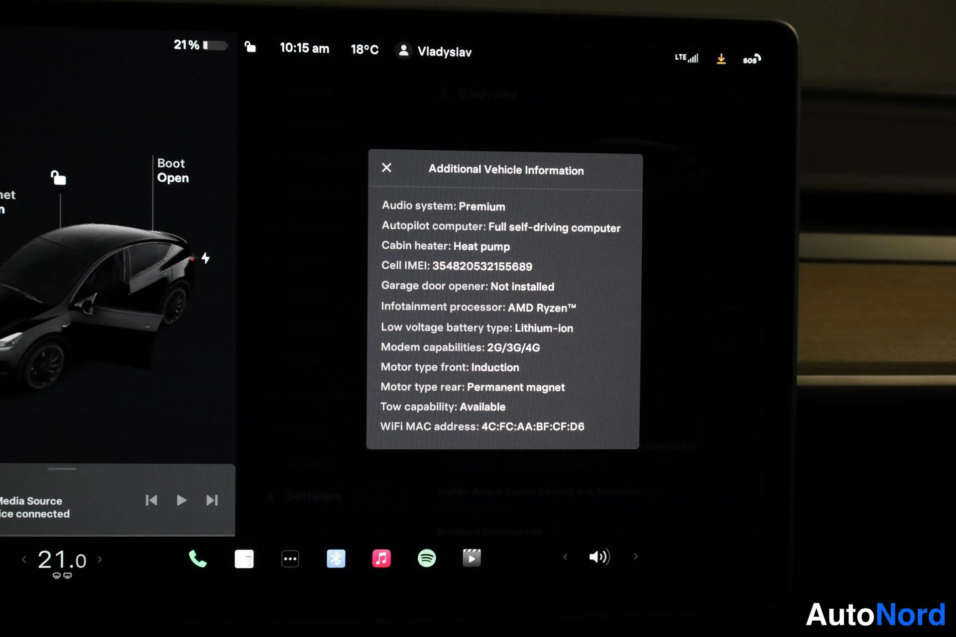 Musta Tesla Model Y 2023, yksityiskohta, kuva 18