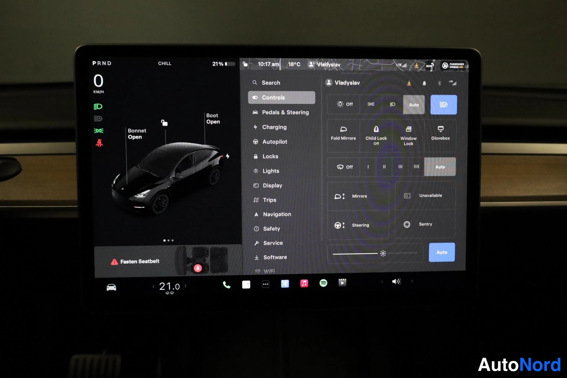 Musta Tesla Model Y 2023, yksityiskohta, kuva 20