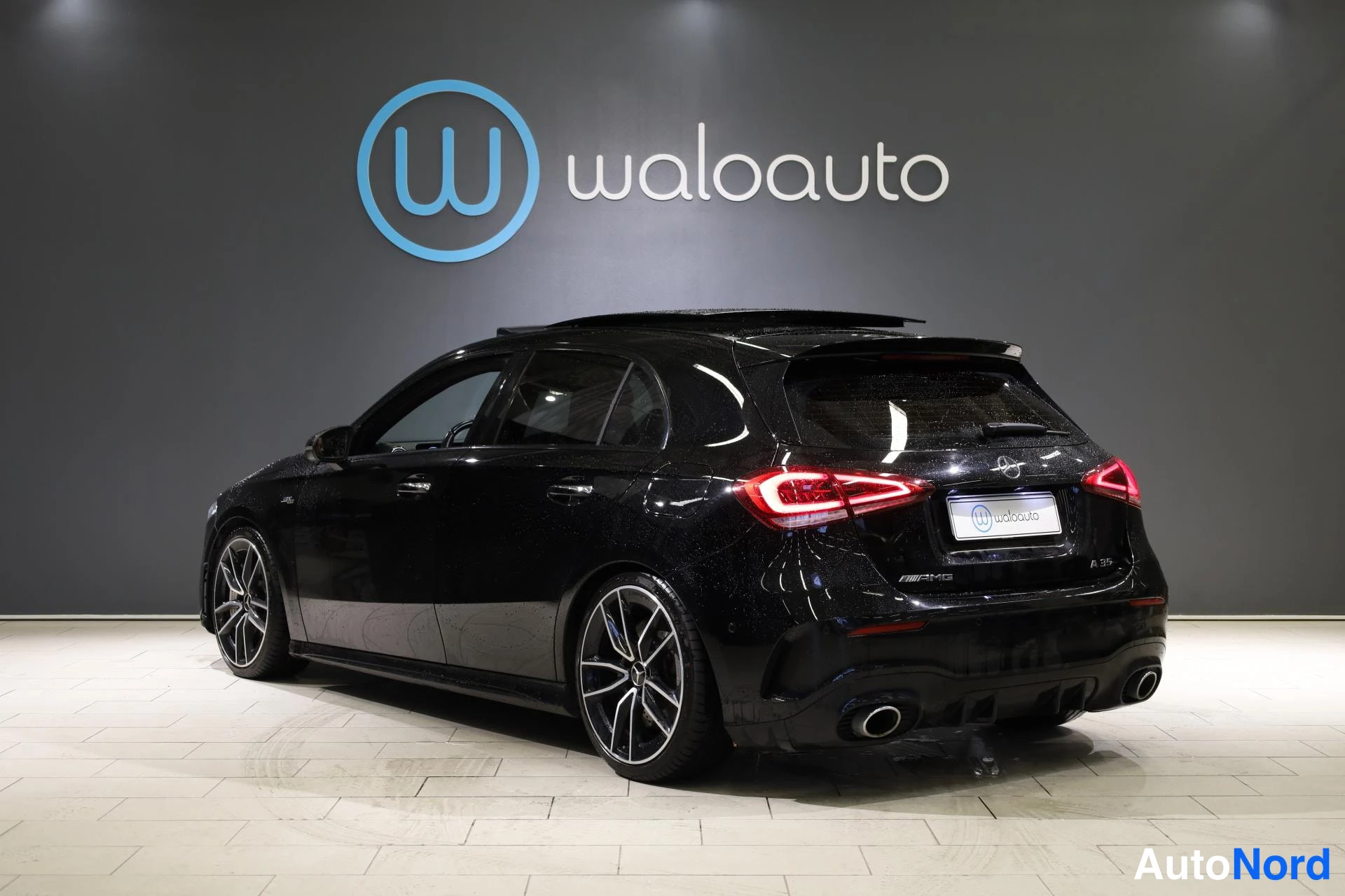 Musta Mercedes-Benz A 35 AMG 2020, takaviisto, kuva 6