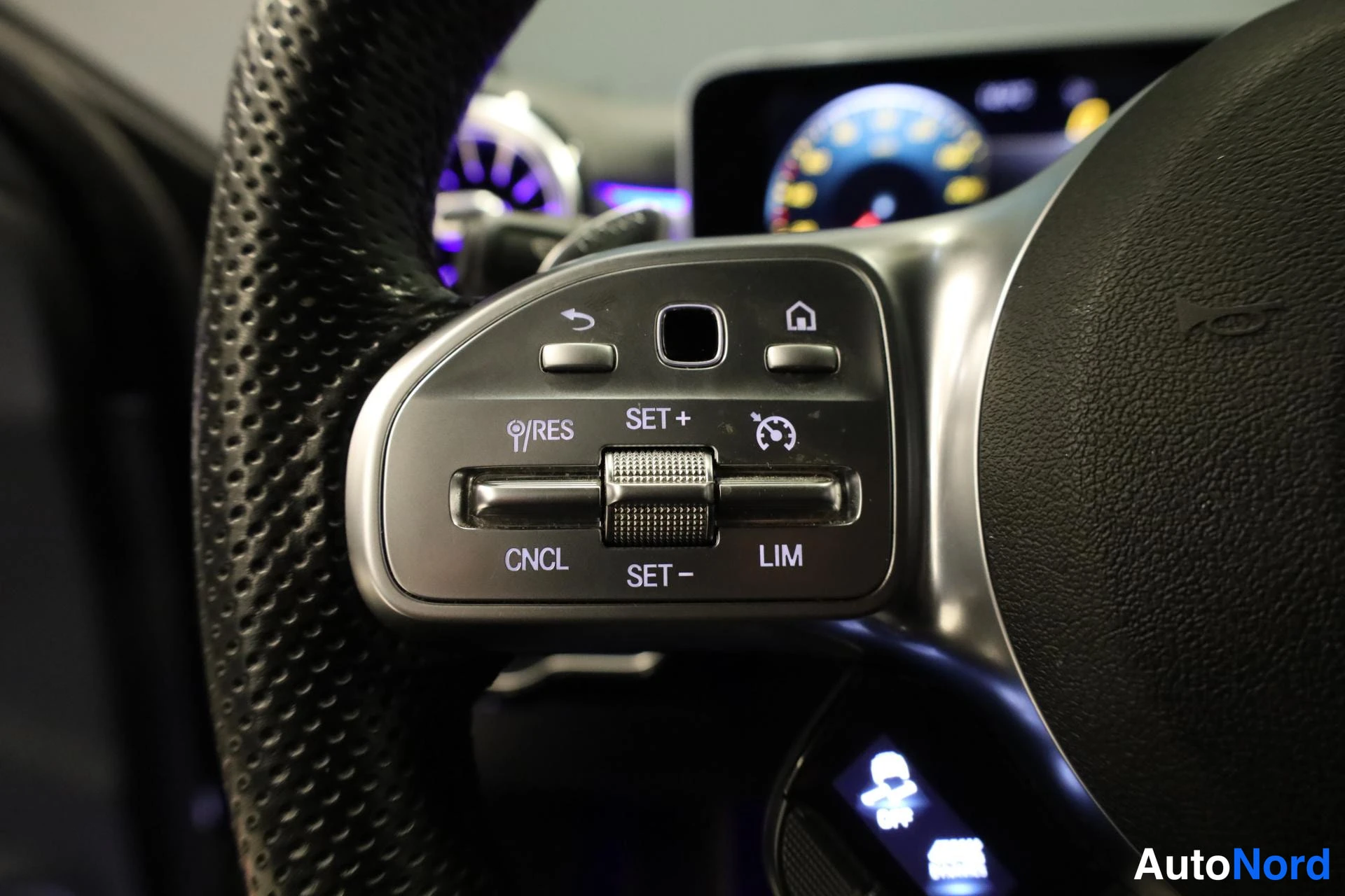 Musta Mercedes-Benz A 35 AMG 2020, yksityiskohta, kuva 17