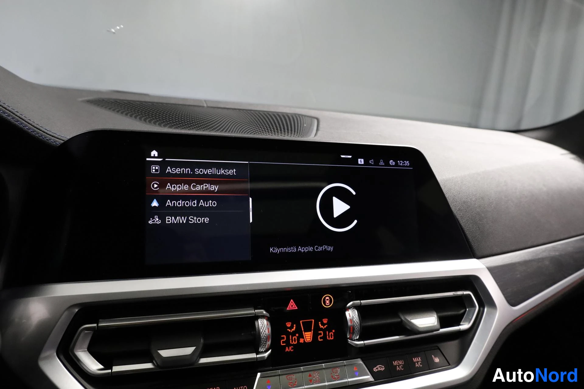 Harmaa BMW 330d xDrive 2020, ohjaamo, kuva 12
