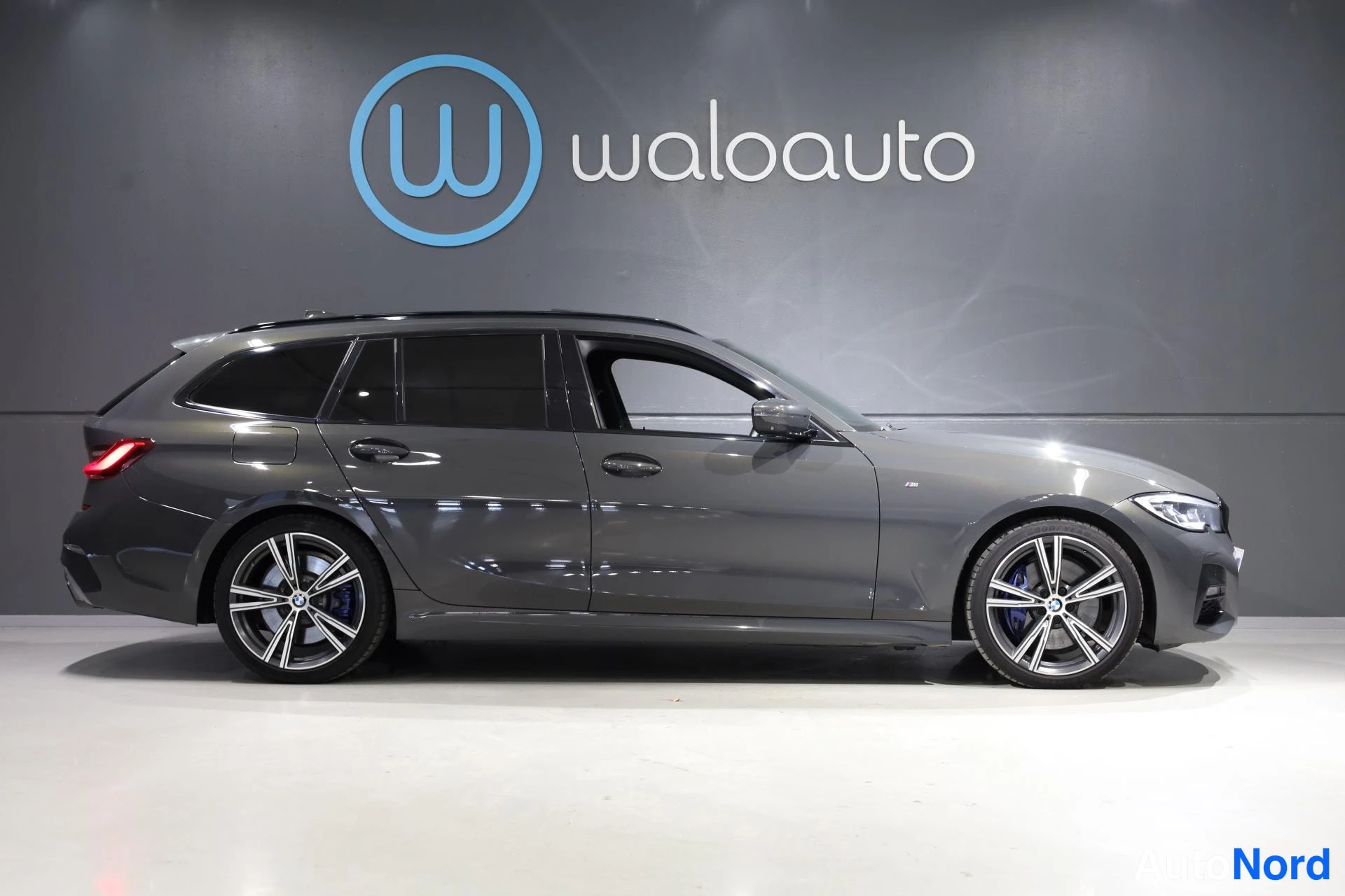 Harmaa BMW 330d xDrive 2020, etuviisto, keula oikealle, kuva 2