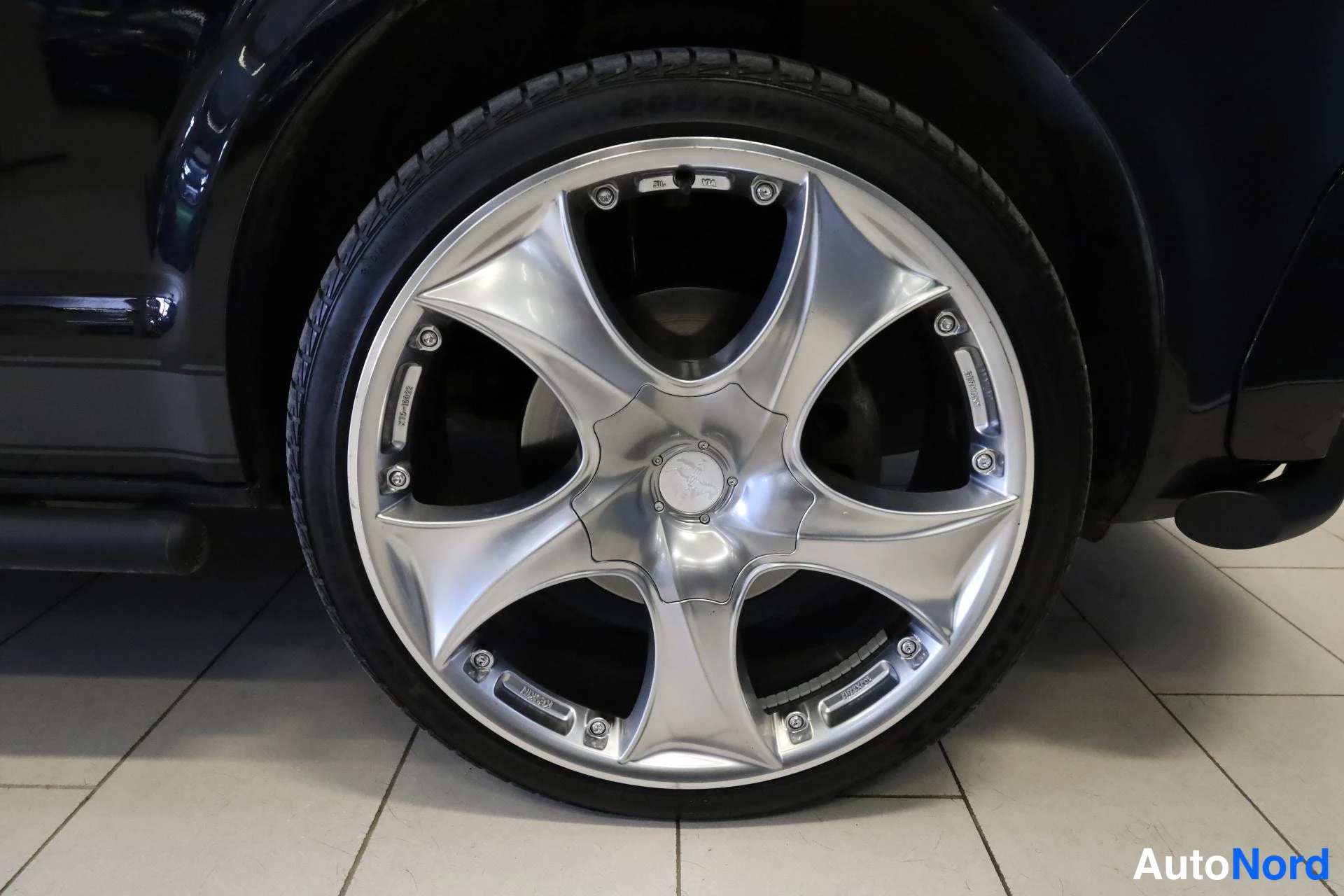 Musta Volkswagen Transporter 2021, yksityiskohta, kuva 21