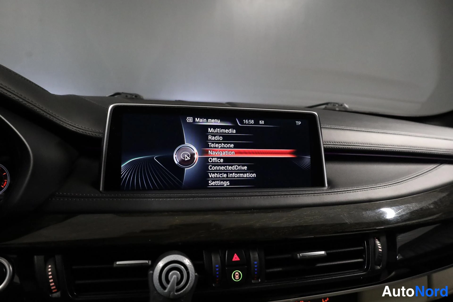 Harmaa BMW X6 2015, yksityiskohta, kuva 26