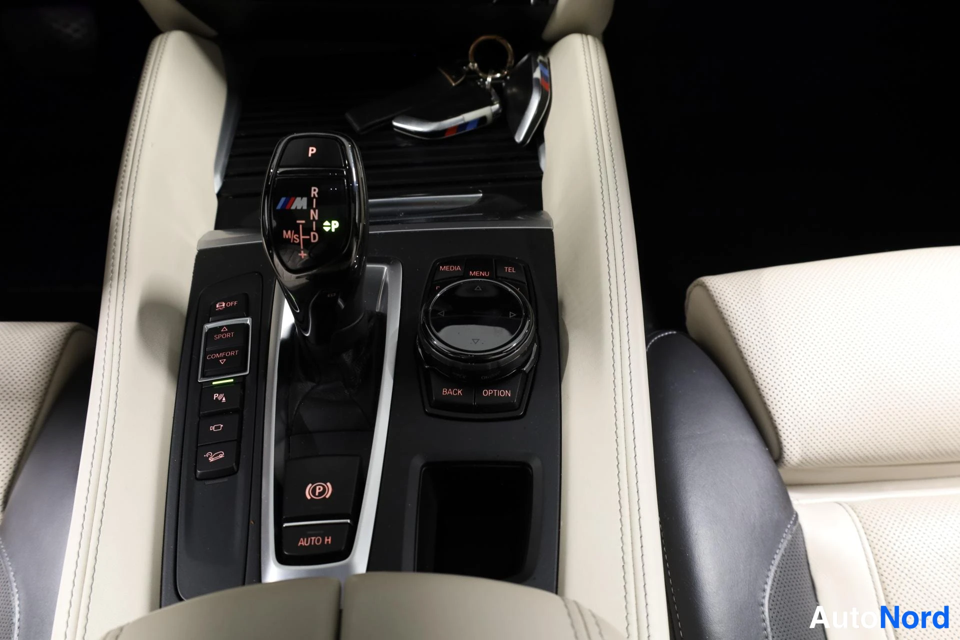 Harmaa BMW X6 2015, yksityiskohta, kuva 28