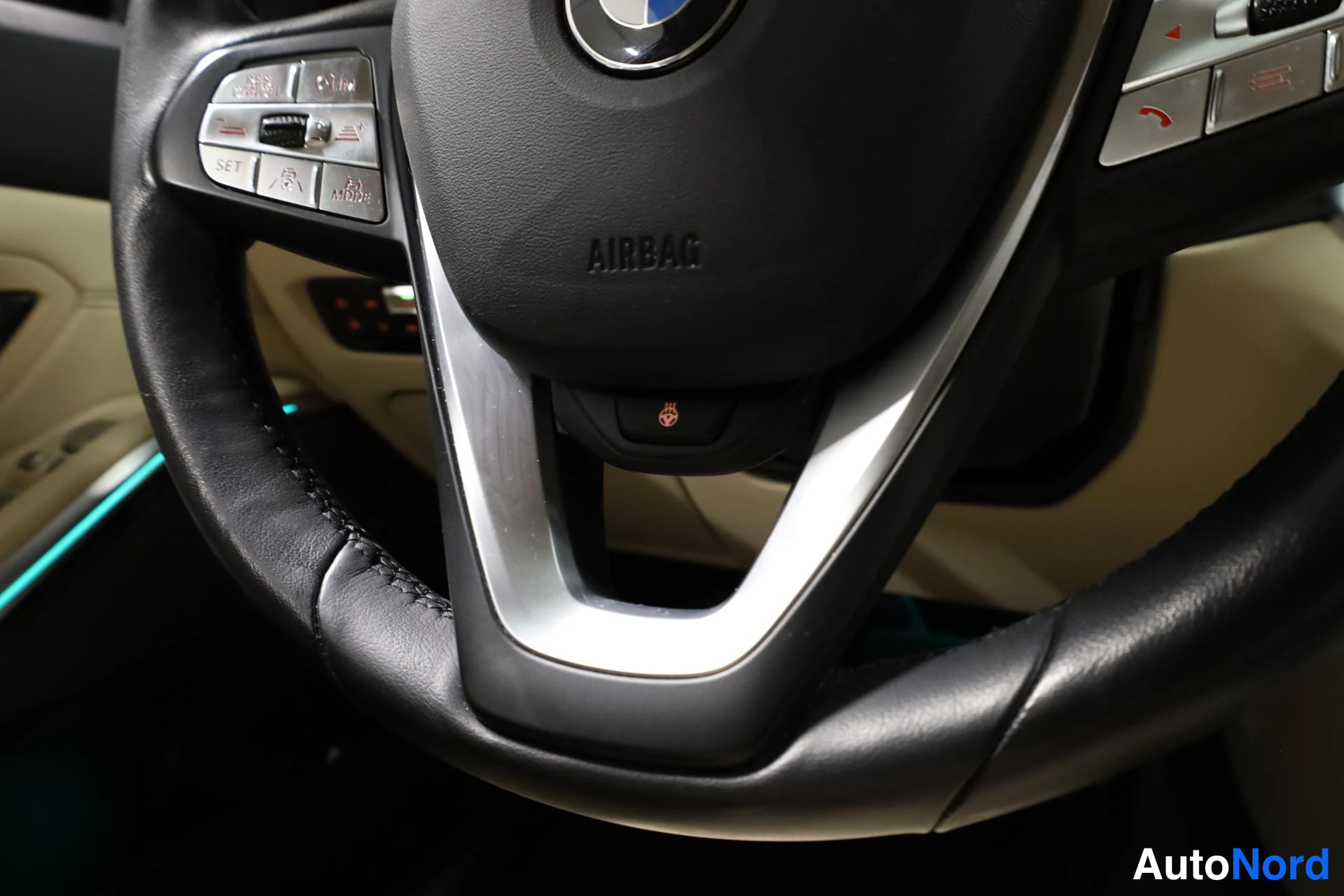 Sininen BMW 330e xDrive 2020, yksityiskohta, kuva 18