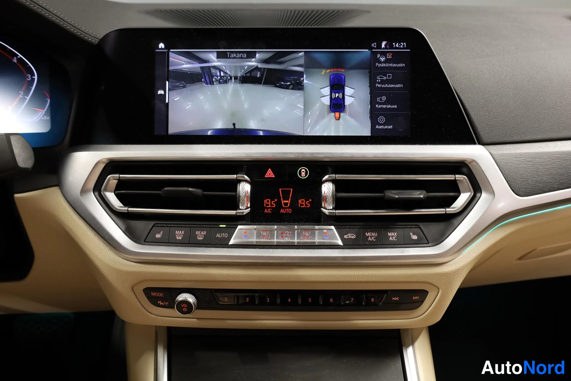 Sininen BMW 330e xDrive 2020, yksityiskohta, kuva 20