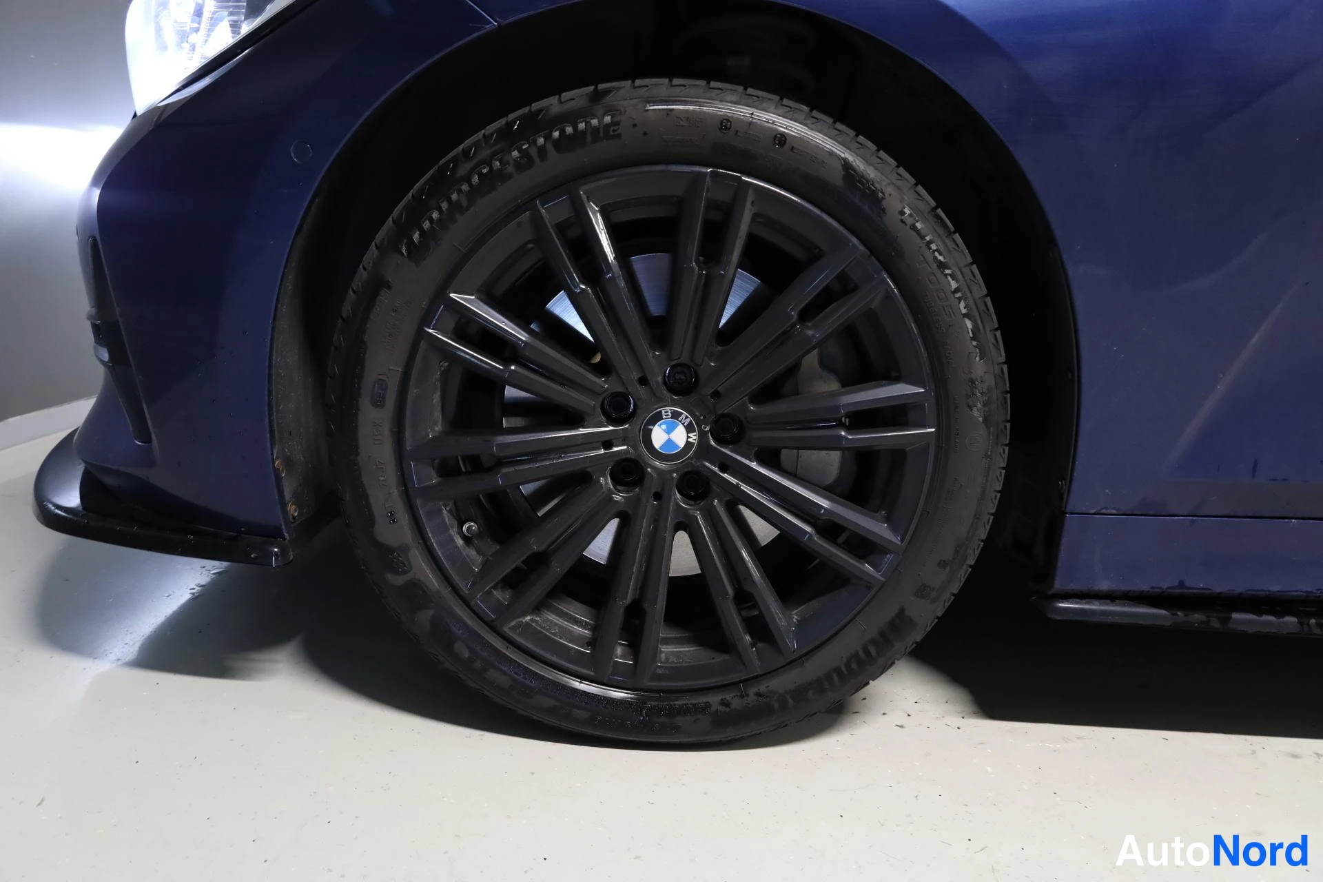 Sininen BMW 330e xDrive 2020, yksityiskohta, kuva 22