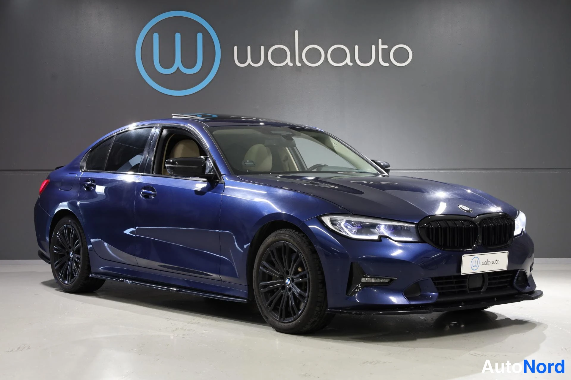 Sininen BMW 330e xDrive 2020, etuviisto, keula oikealle, kuva 3
