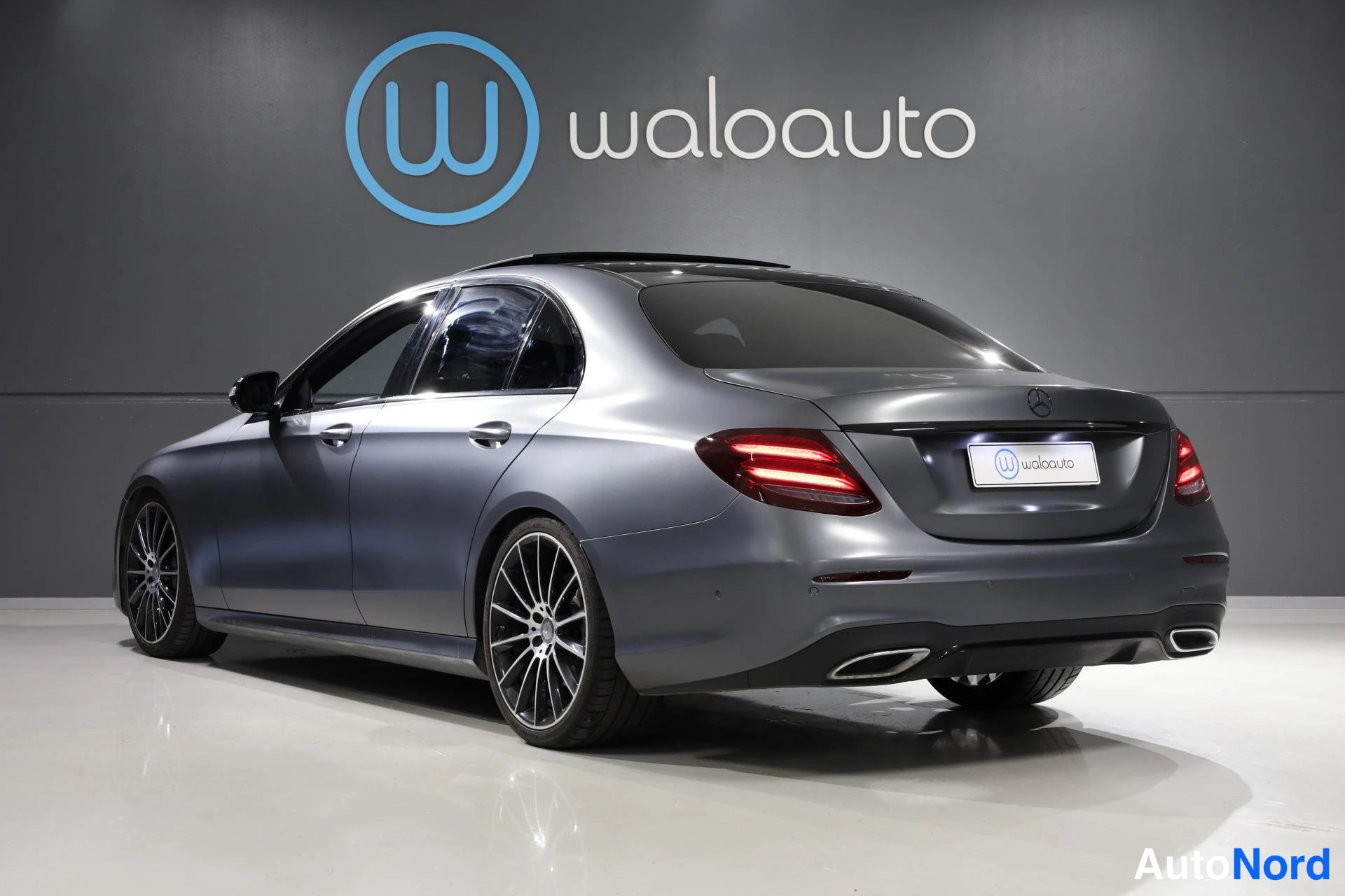 Harmaa Mercedes-Benz E 2016, takaviisto, kuva 8