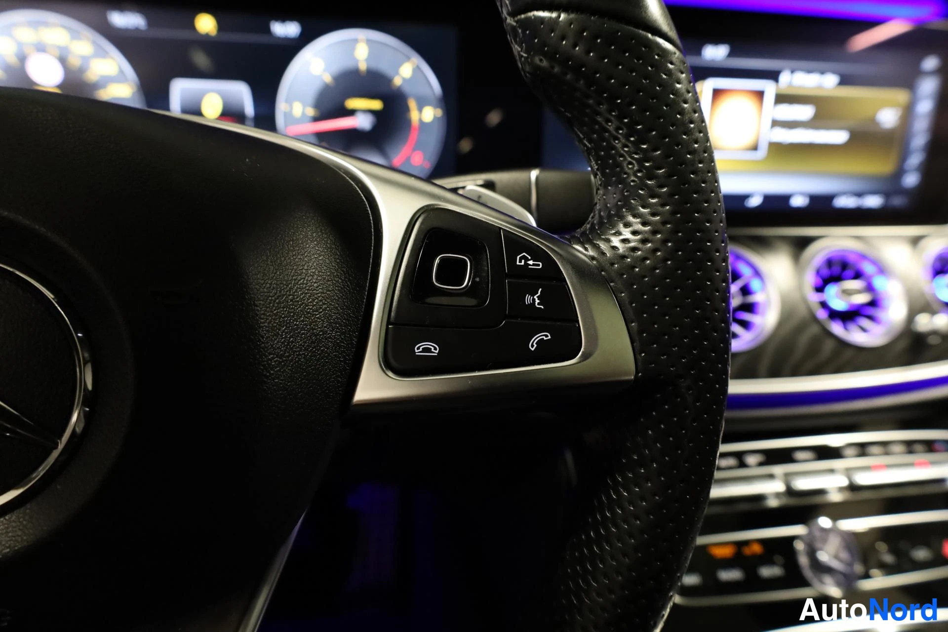 Harmaa Mercedes-Benz E 2016, yksityiskohta, kuva 23