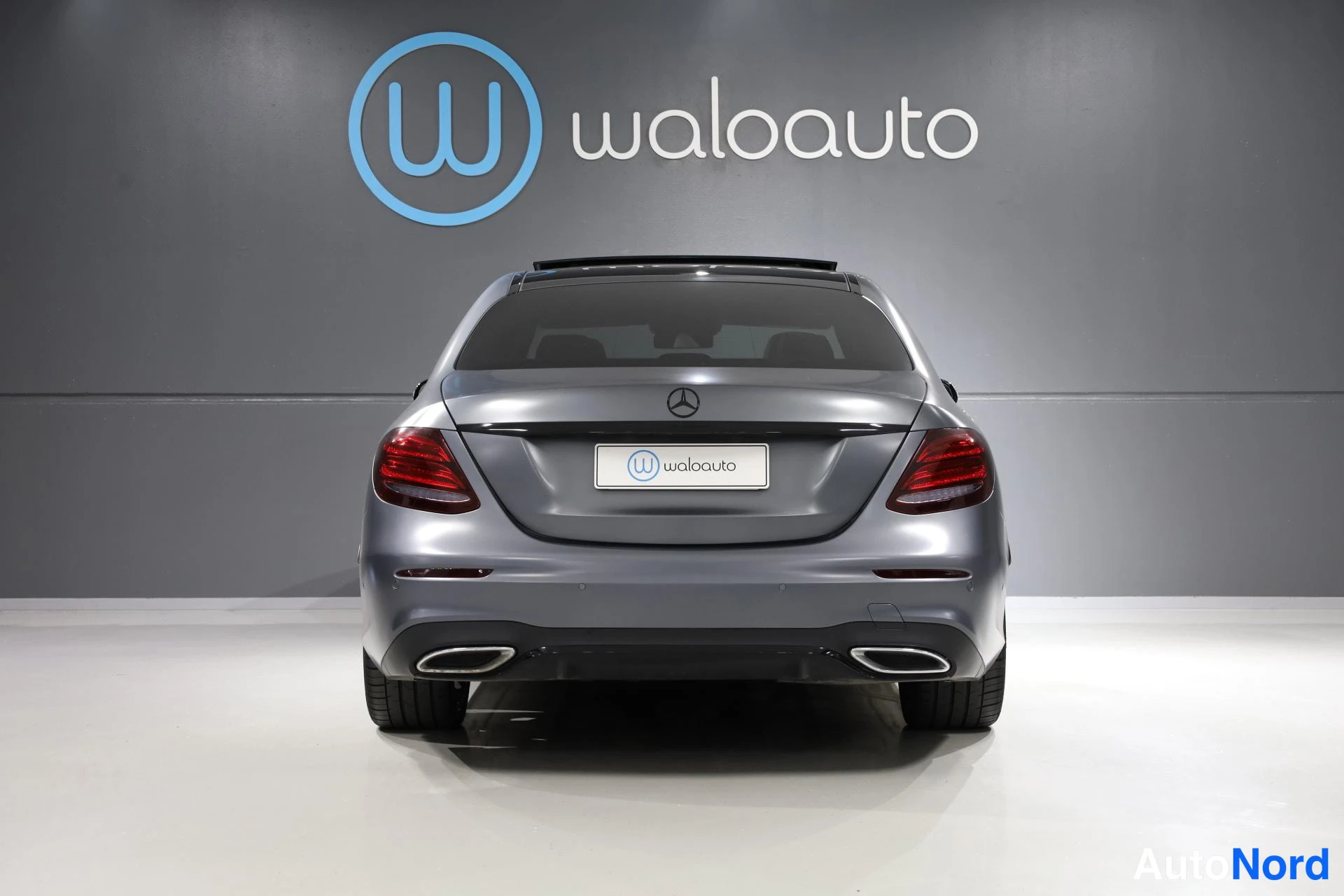 Harmaa Mercedes-Benz E 2016, takaa, kuva 10