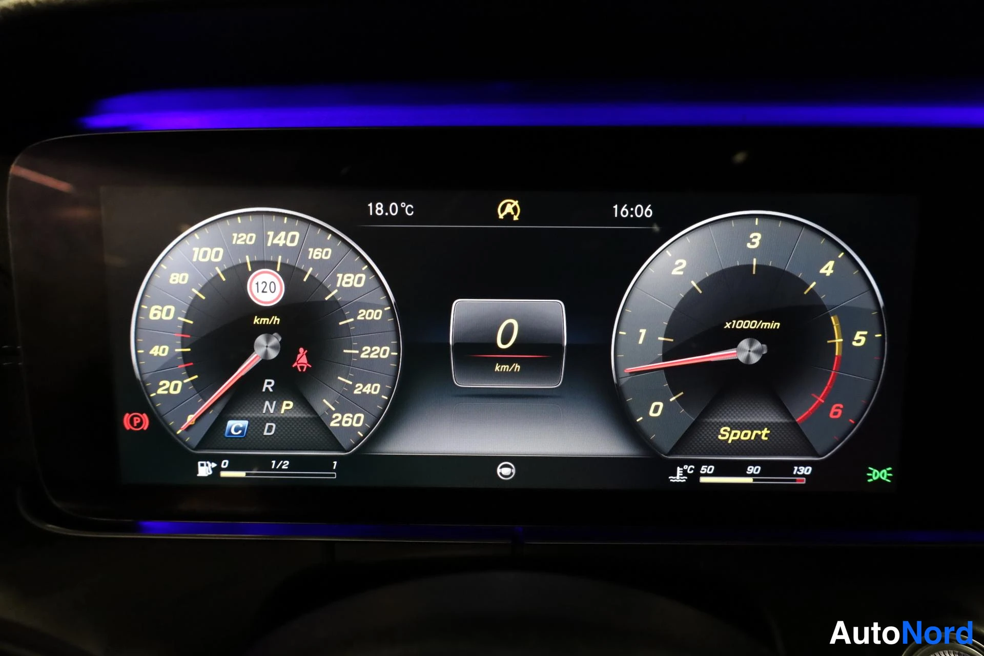 Harmaa Mercedes-Benz E 2016, yksityiskohta, kuva 25