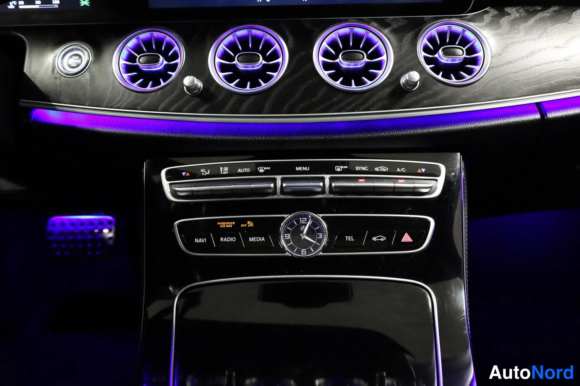 Harmaa Mercedes-Benz E 2016, yksityiskohta, kuva 27