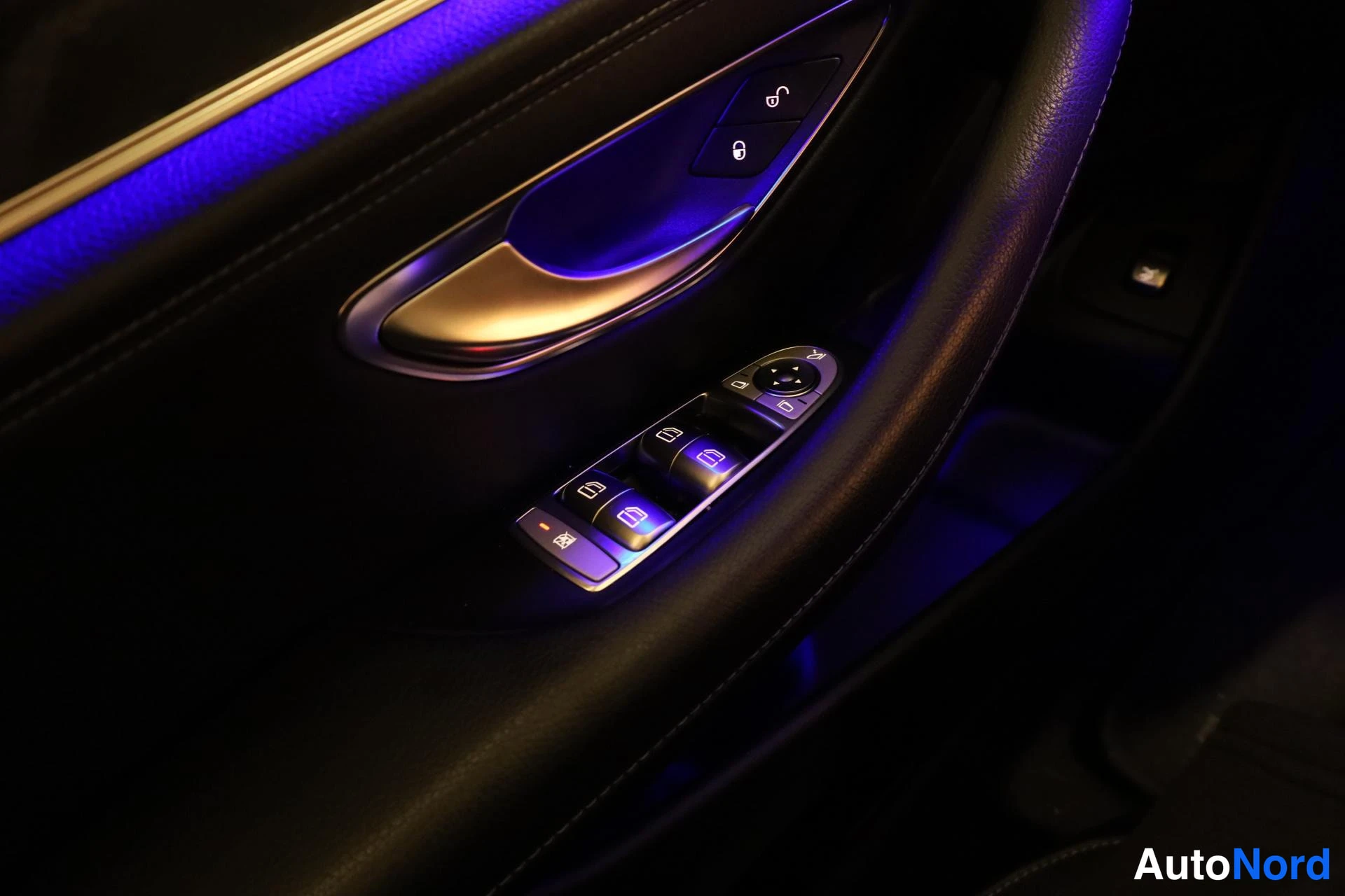 Harmaa Mercedes-Benz E 2016, yksityiskohta, kuva 31
