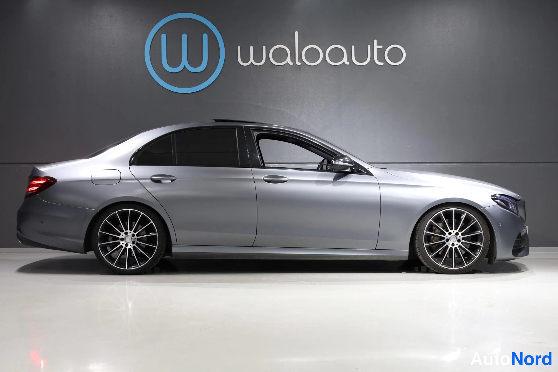 Harmaa Mercedes-Benz E 2016, sivulta, kuva 7