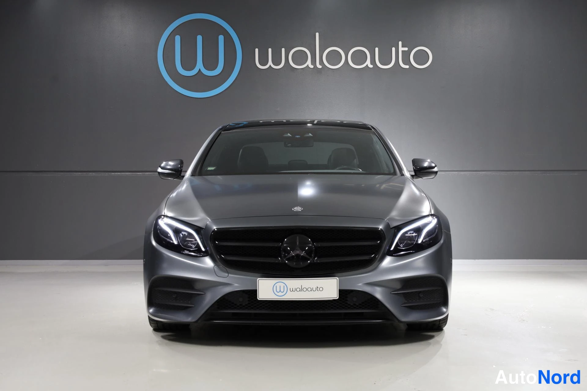 Harmaa Mercedes-Benz E 2016, edestä, kuva 5