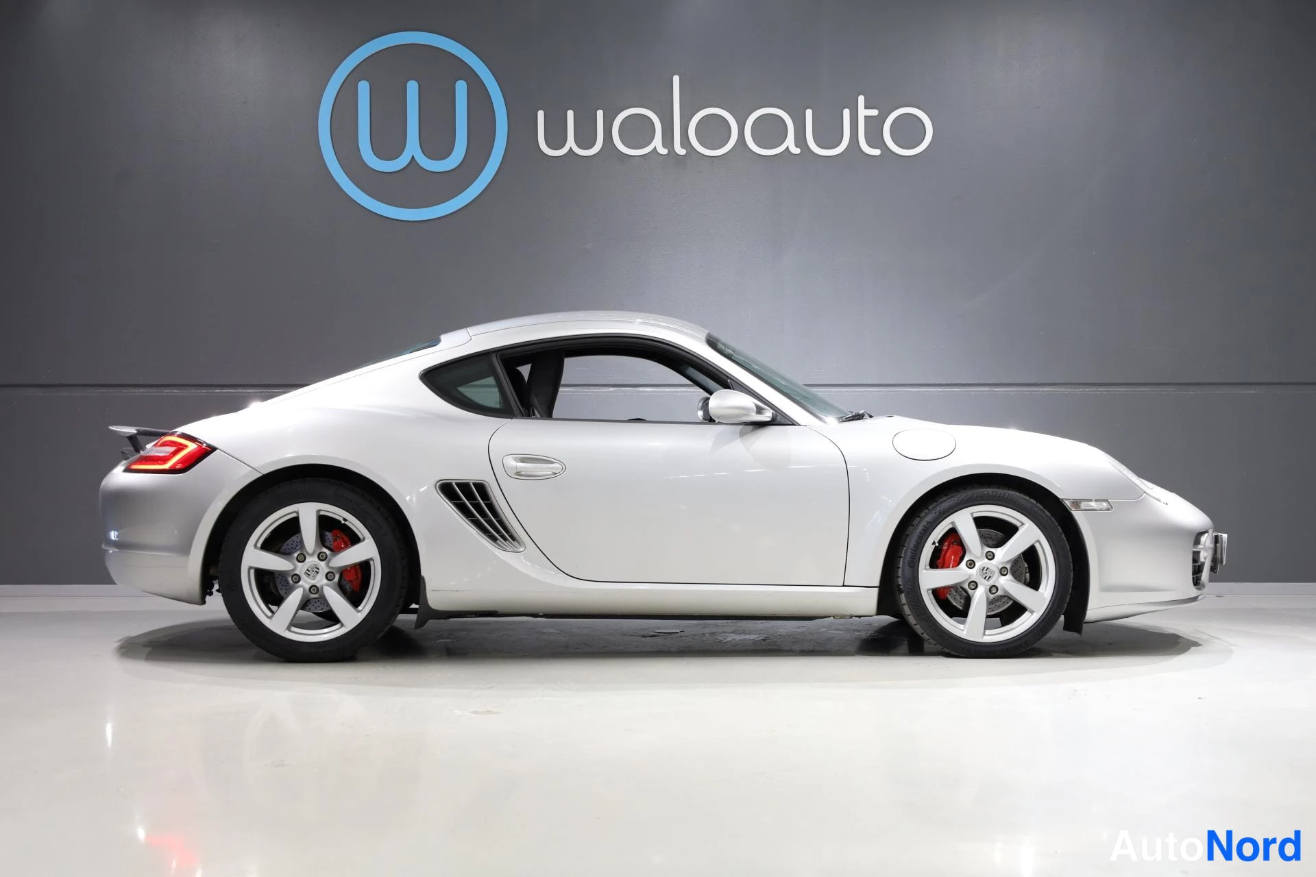 Harmaa Porsche Cayman 2007, sivulta, kuva 6